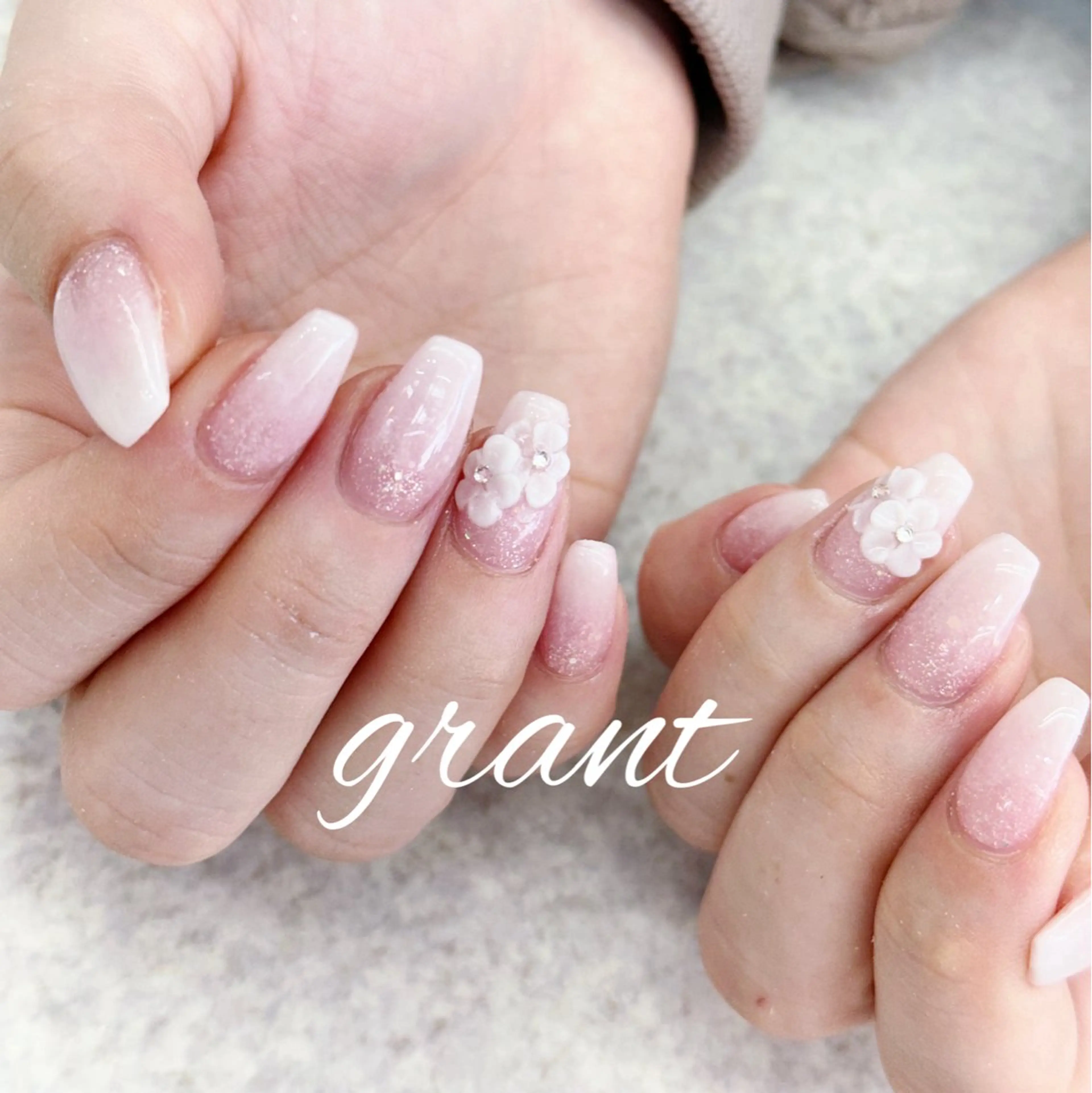 ネイル フラワーネイル グラデーション オフィスネイル シンプルネイル nail salon grant所属・nailsalon grantのネイルデザイン