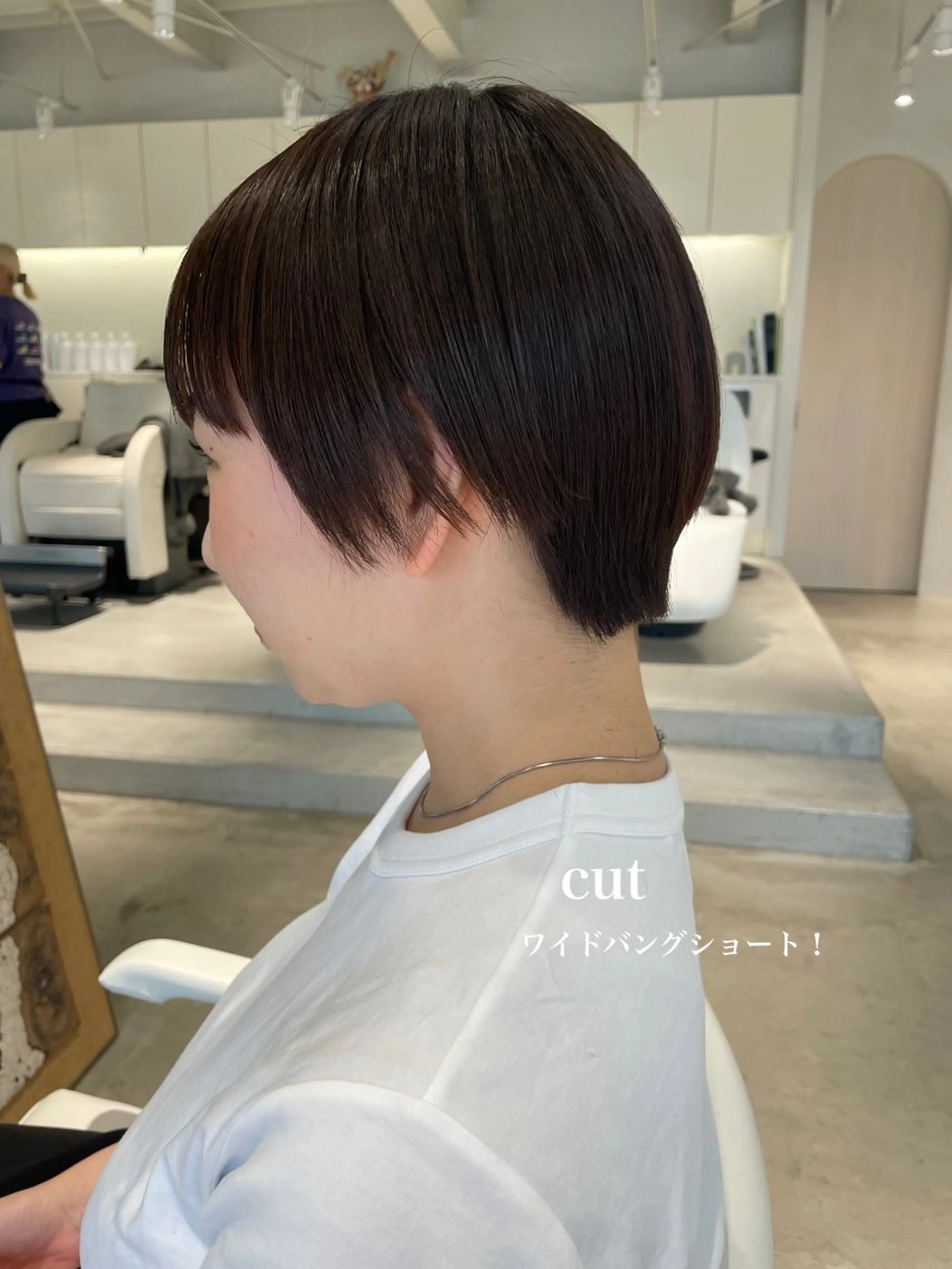 ショート ショートヘア ワイドバング 峯崎 葵のヘアスタイル