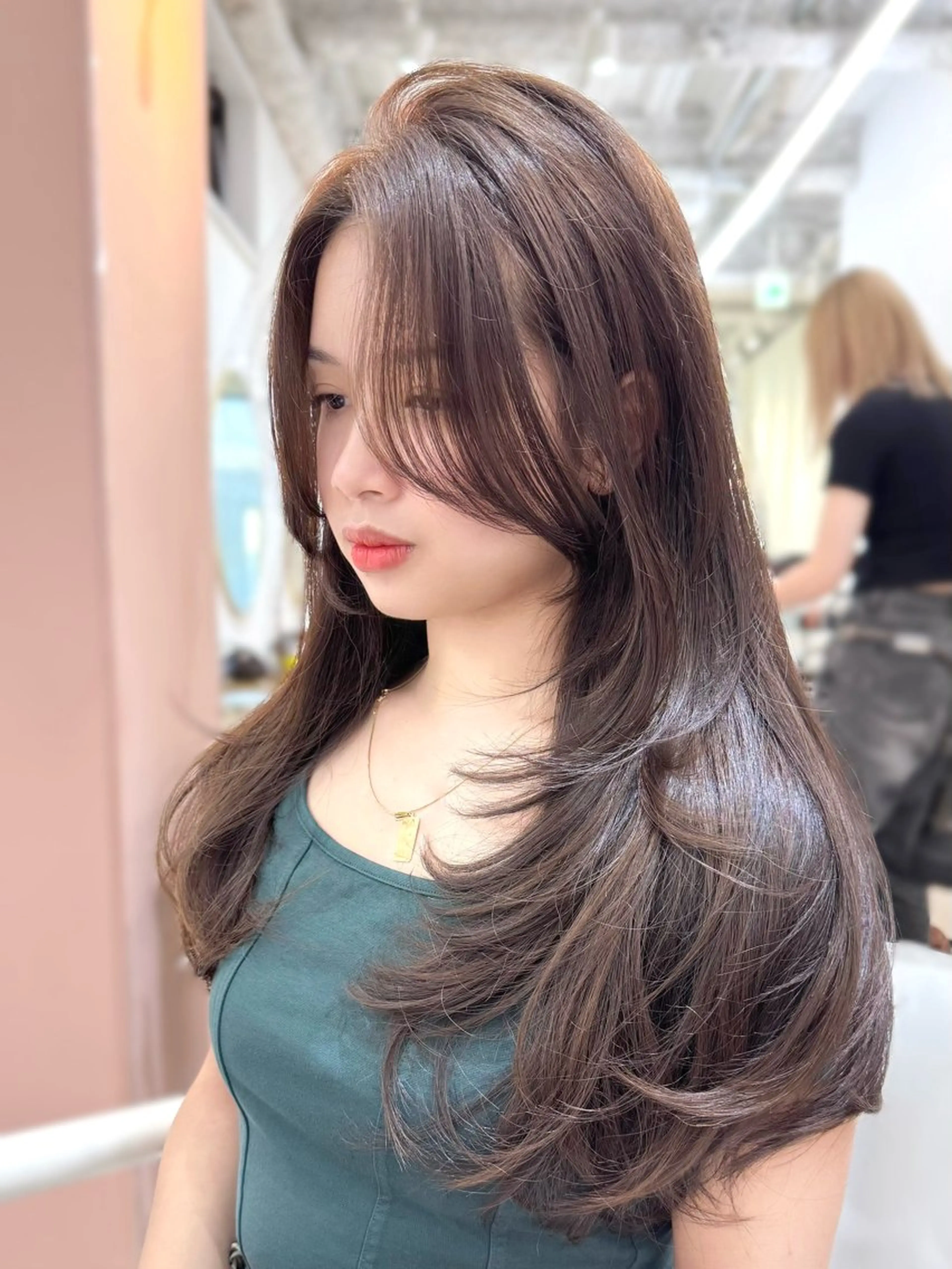 ロング ロングレイヤー 韓国風ヘア レイヤーカット ロング ワンホンレイヤー 難波/レイヤーカット zina【辻優也】のヘアスタイル