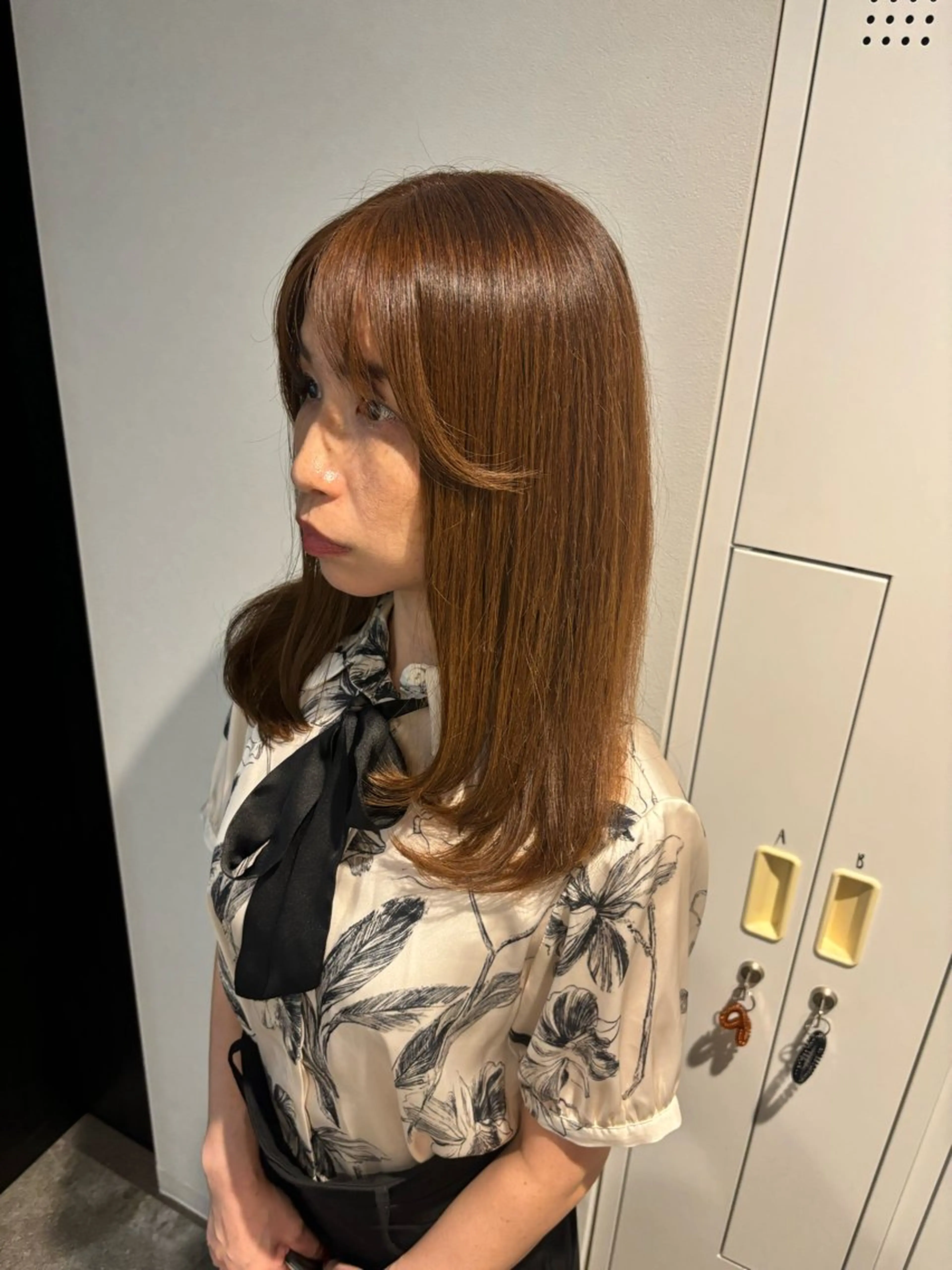 ミディアム カラー レイヤーカット ローレイヤー 穐田 航のヘアスタイル