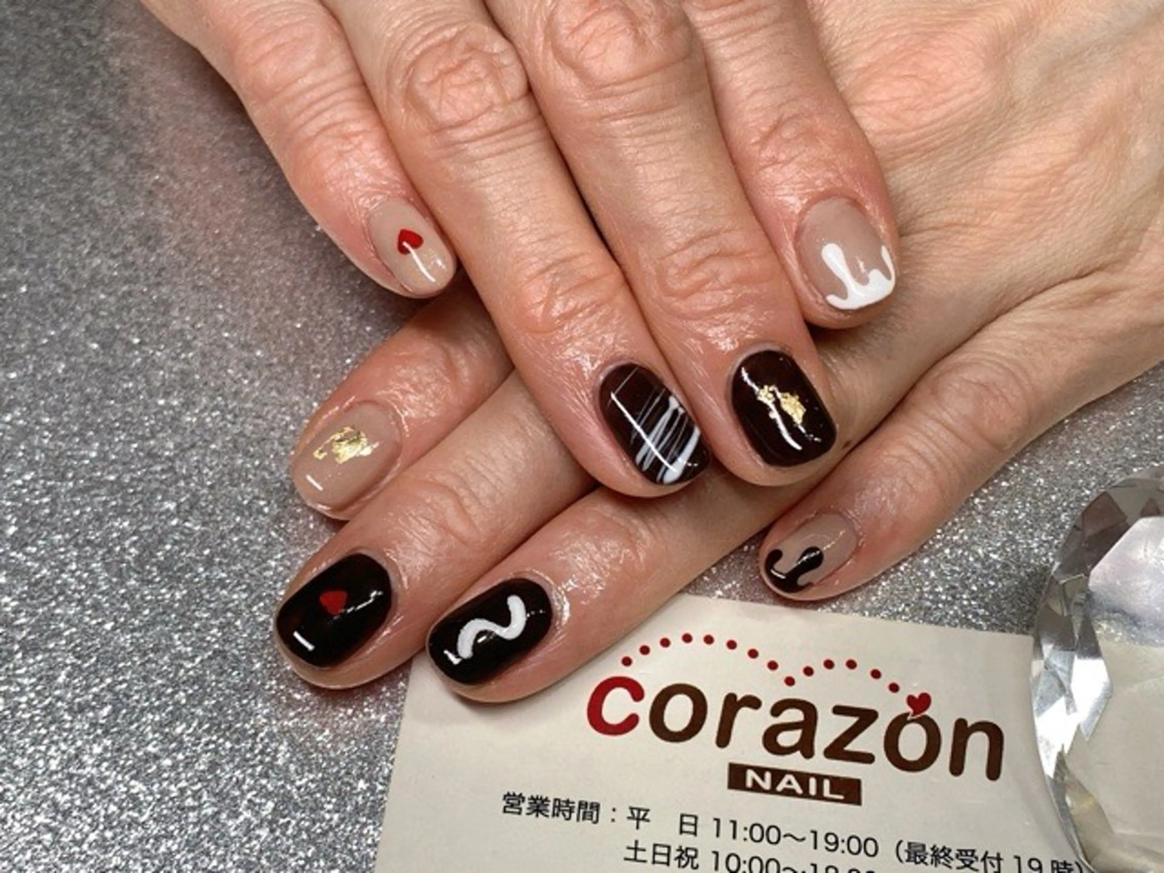 ネイル アートネイル ハート ホワイト corazon所属・ネイリスト aicoのネイルデザイン