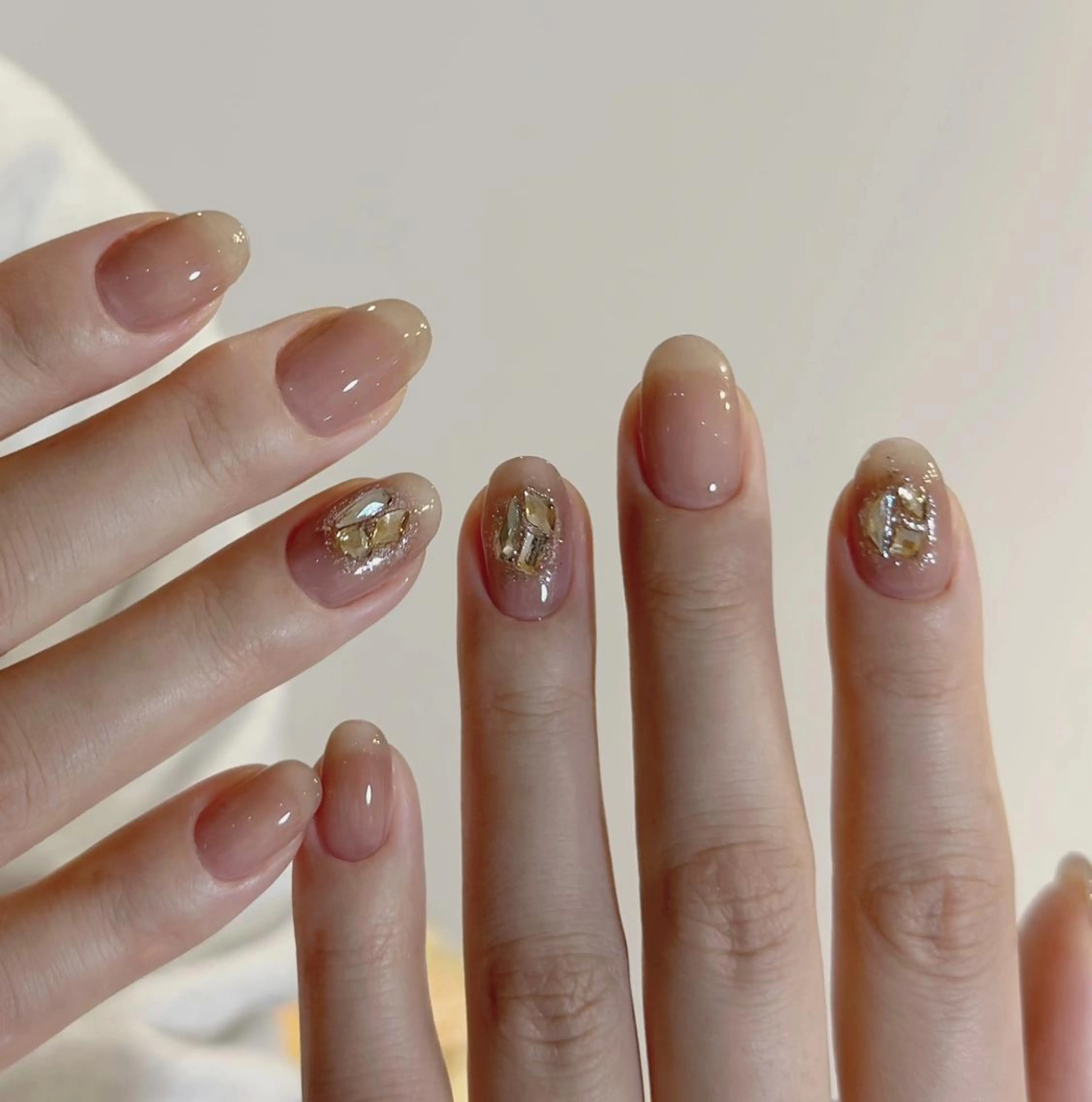 ネイル シンプルネイル Queens テイのネイルデザイン