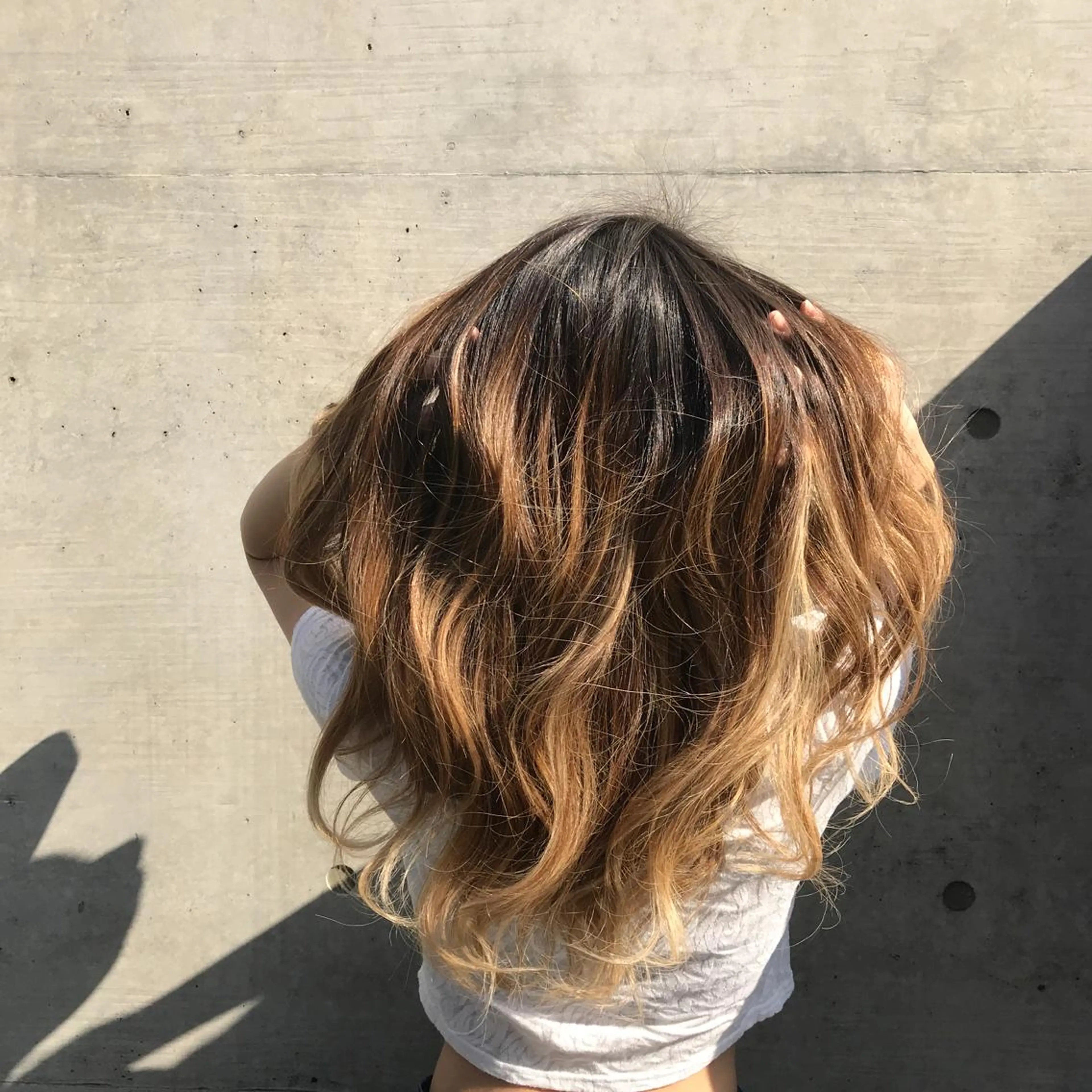 ロング カラー ベージュカラー ハイライトカラー ハイライト ヘアカラー cfr professional artist salon所属・佐野 智史のヘアスタイル