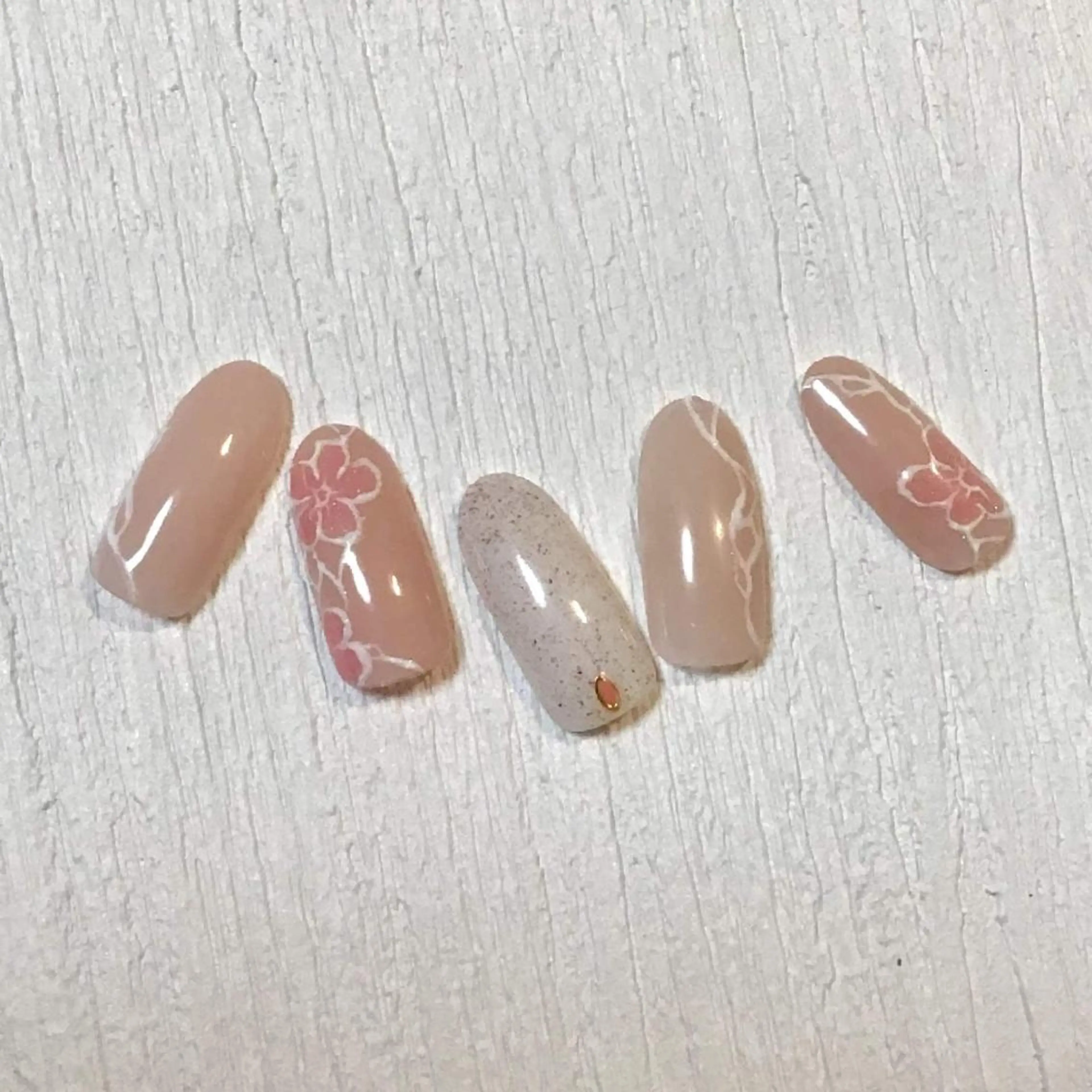 ネイル ネイル&フットケアサロンアイアムアイ所属・ネイリスト モリシタのネイルデザイン