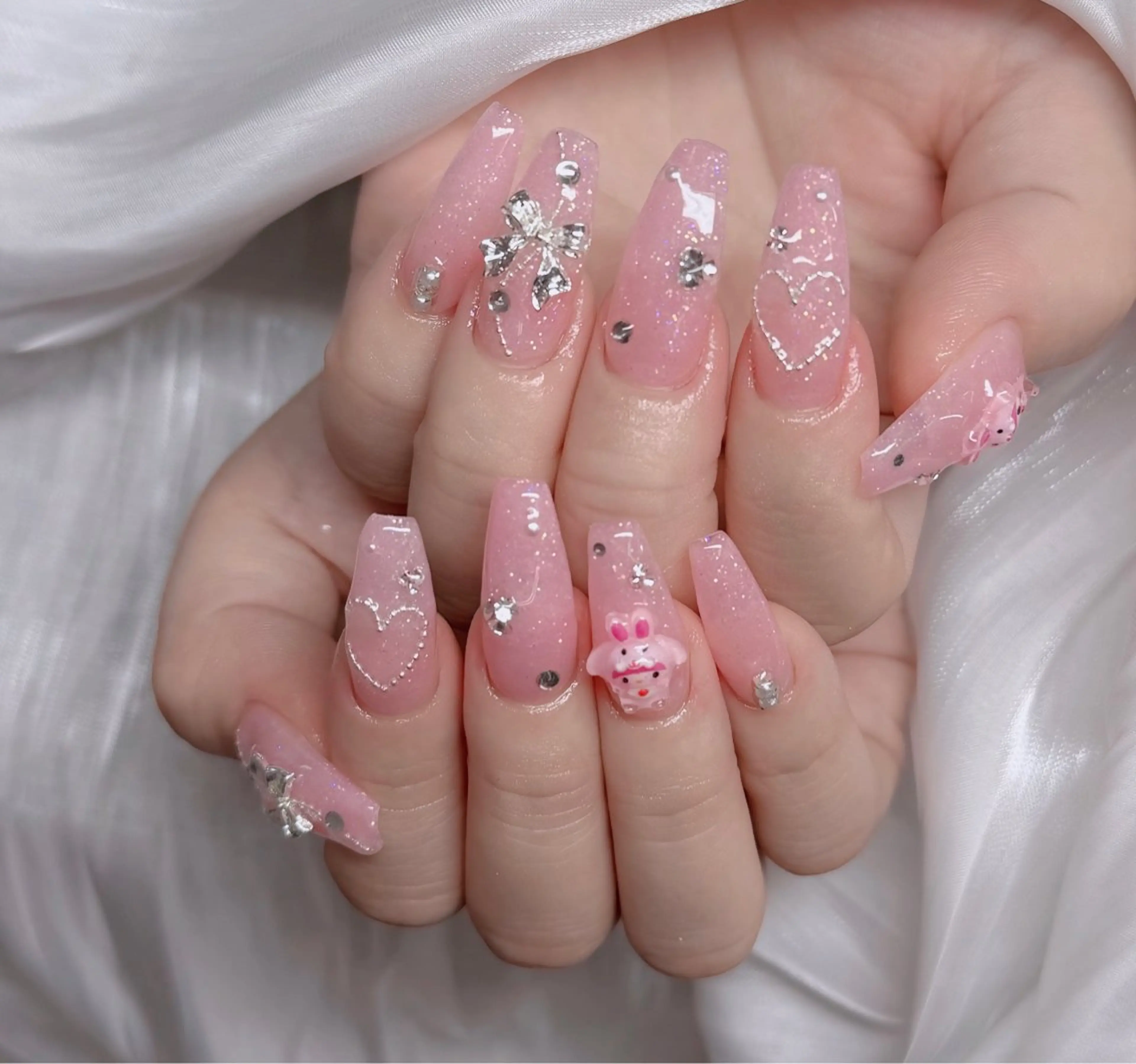 ネイル オーロラネイル フレンチネイル ジェルネイル ハロウィン キラキラネイル ハンドネイル H.baby Nail Salon所属・H.baby Nail Salonのネイルデザイン