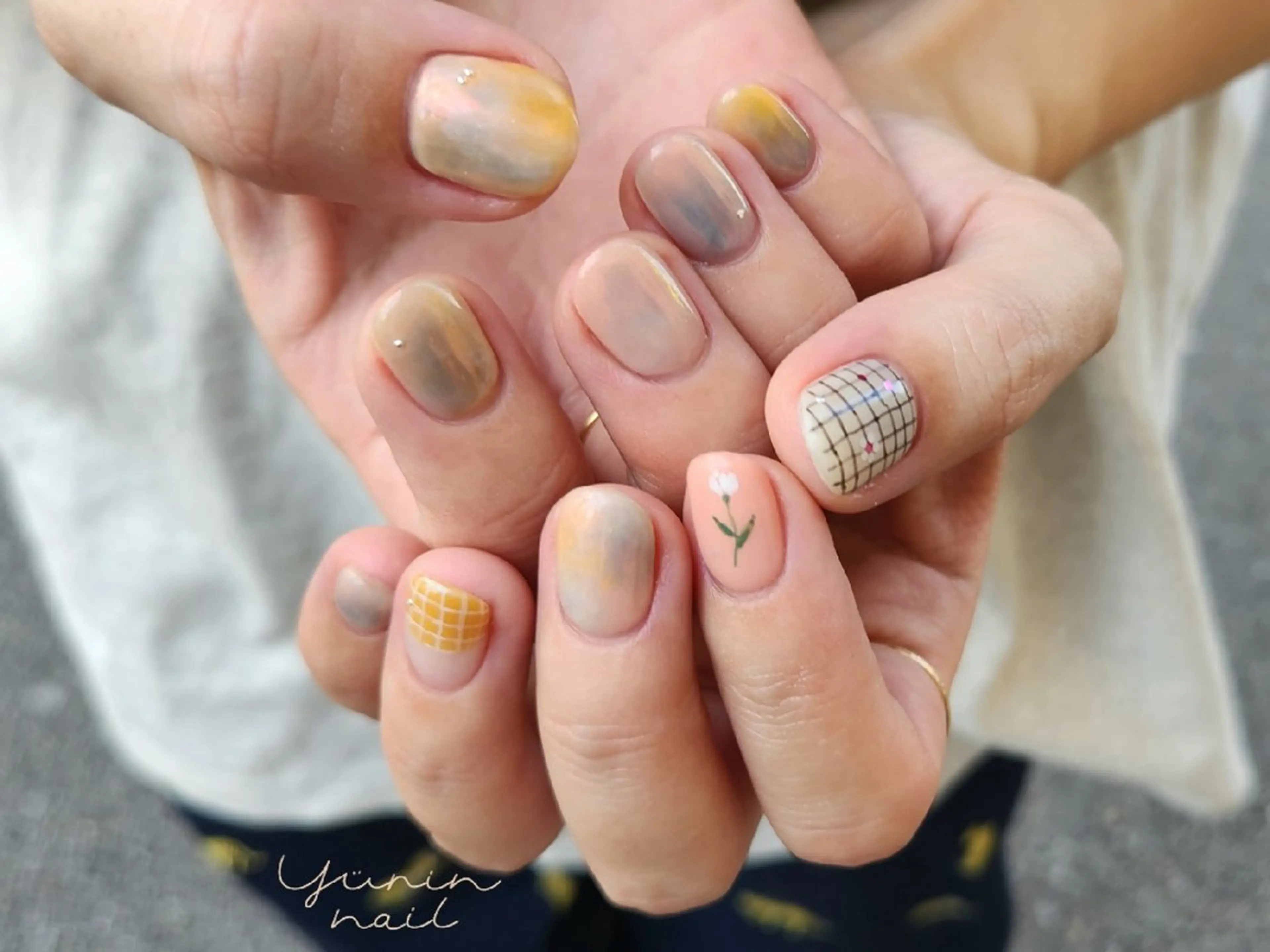 ネイル ブルー ピンク 黄色 ショートネイル専門 yurin nailのネイルデザイン