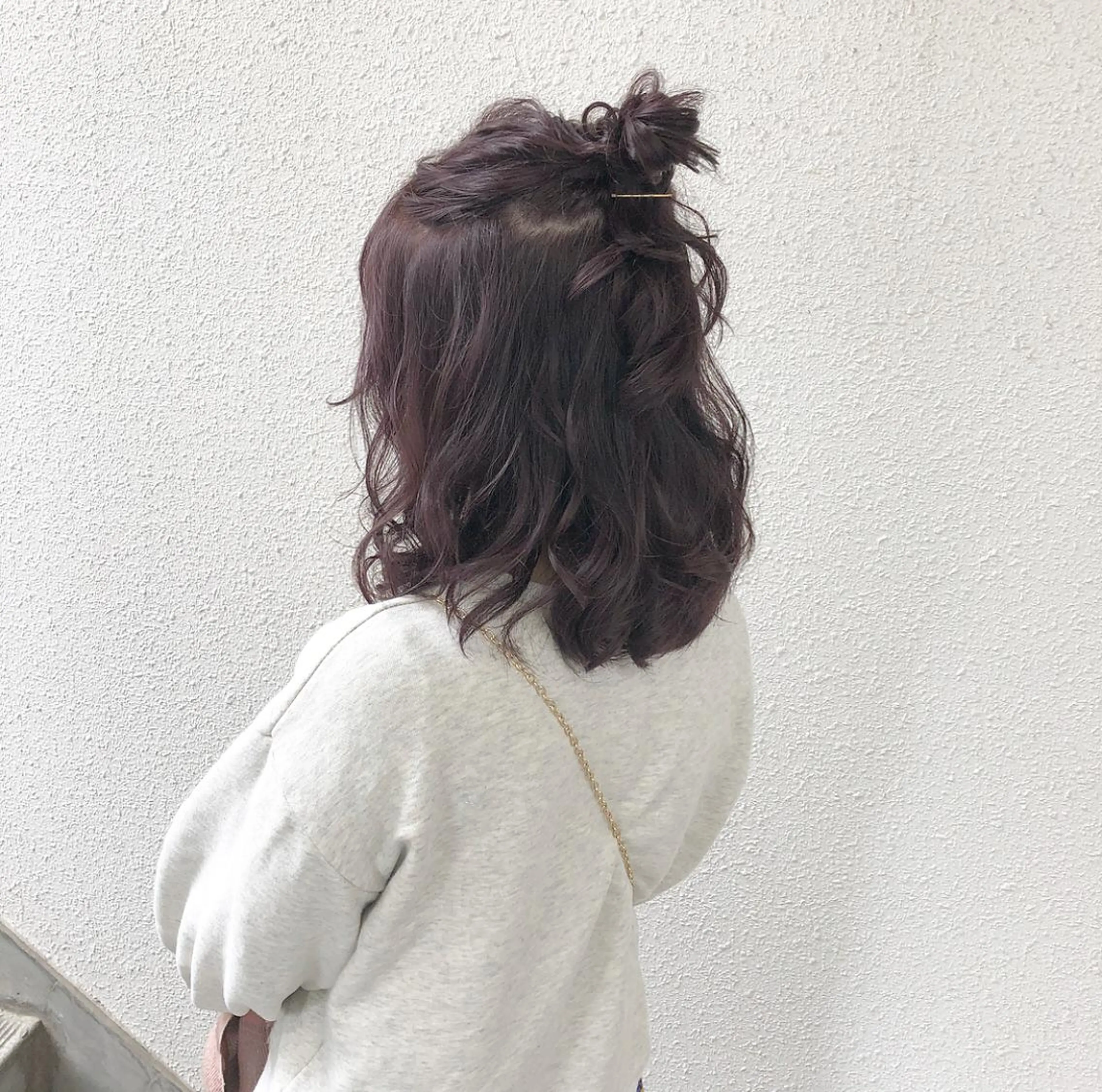 ミディアム カラー ヘアアレンジ お団子ヘア ブルーカラー ラベンダーカラー 簡単アレンジ autre所属・大久保 ひでなりのヘアスタイル