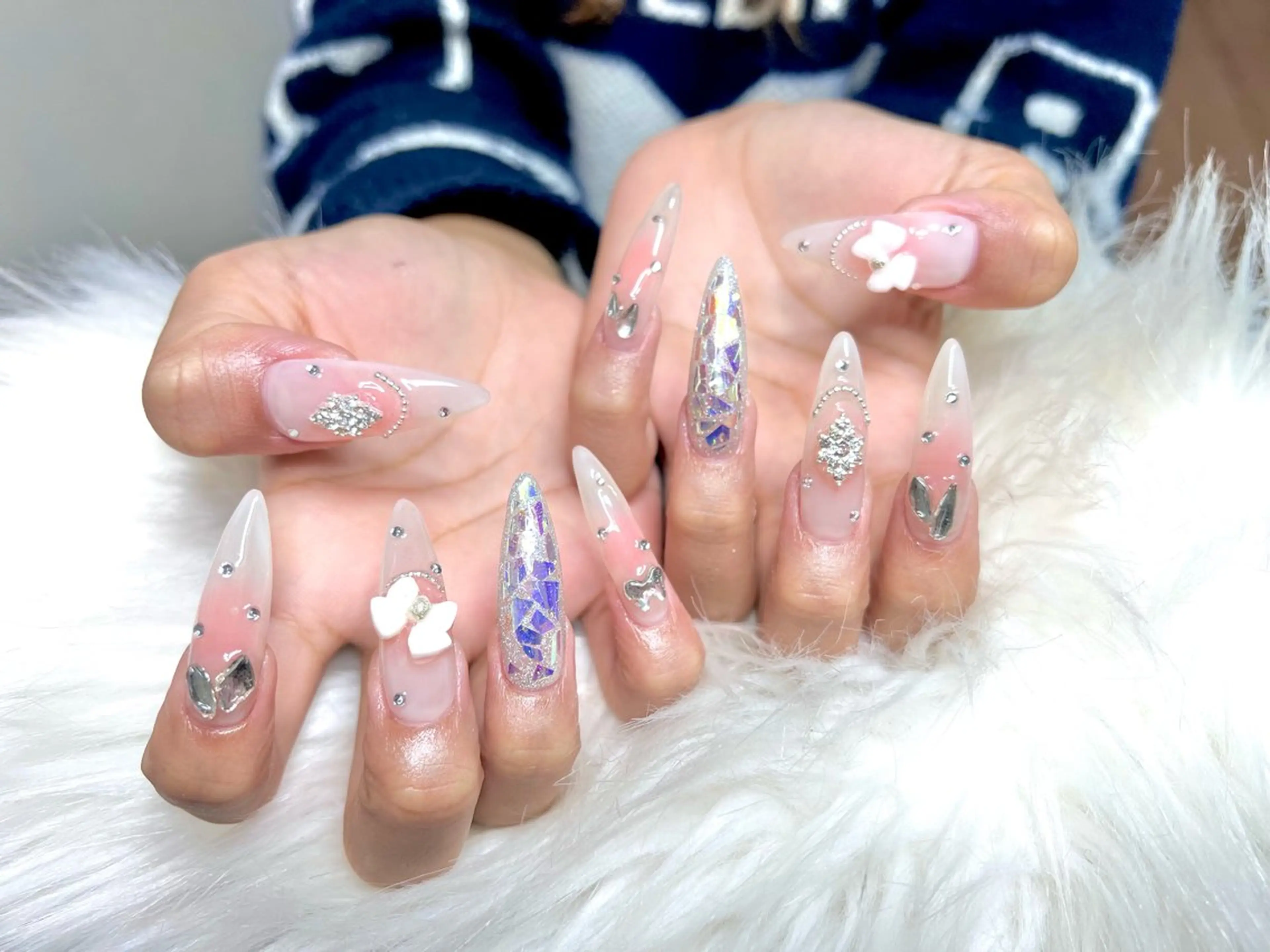 ネイル ダン ゴーゴックビックのネイルデザイン