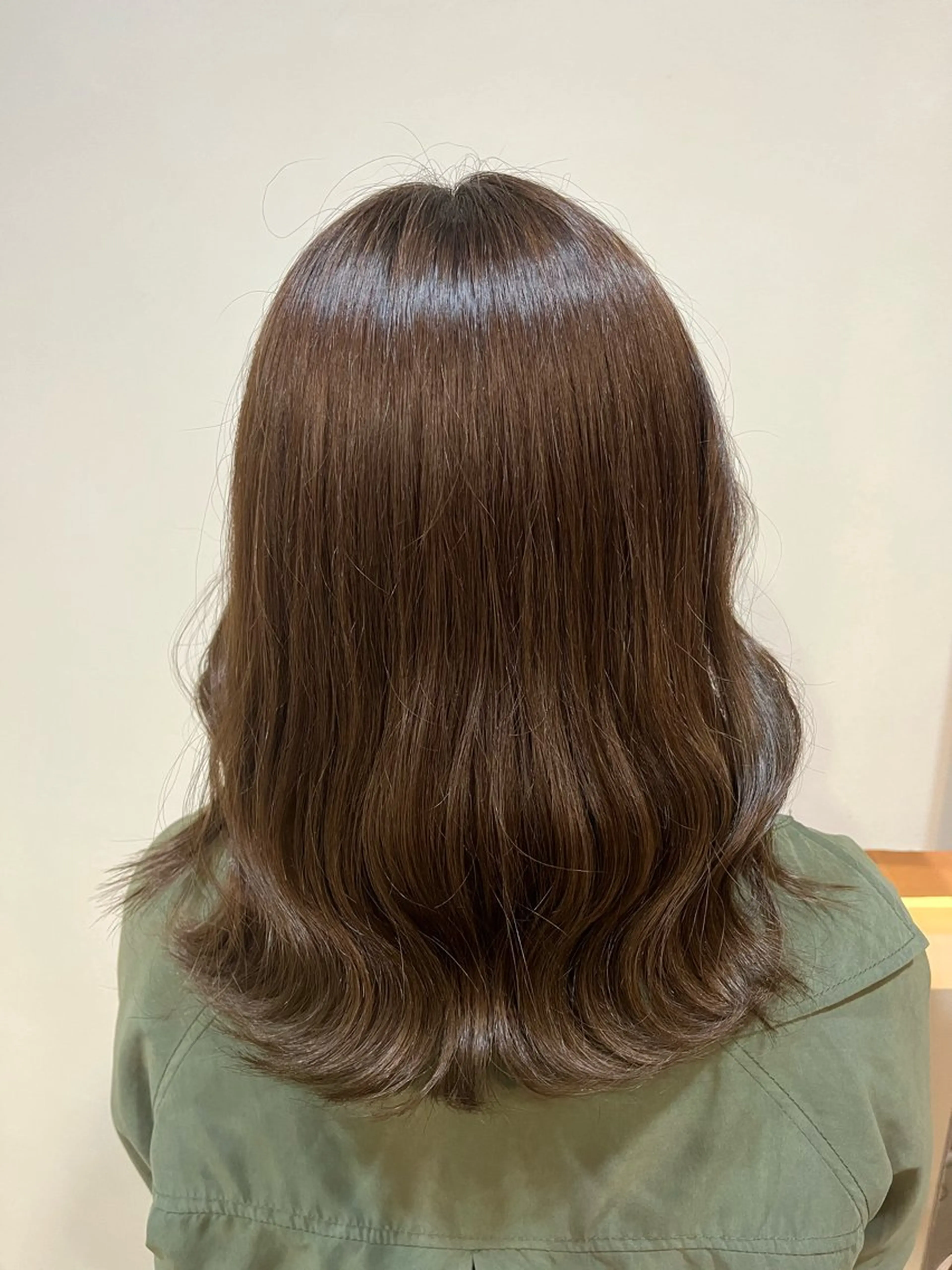 セミロング 野沢 知花のヘアスタイル