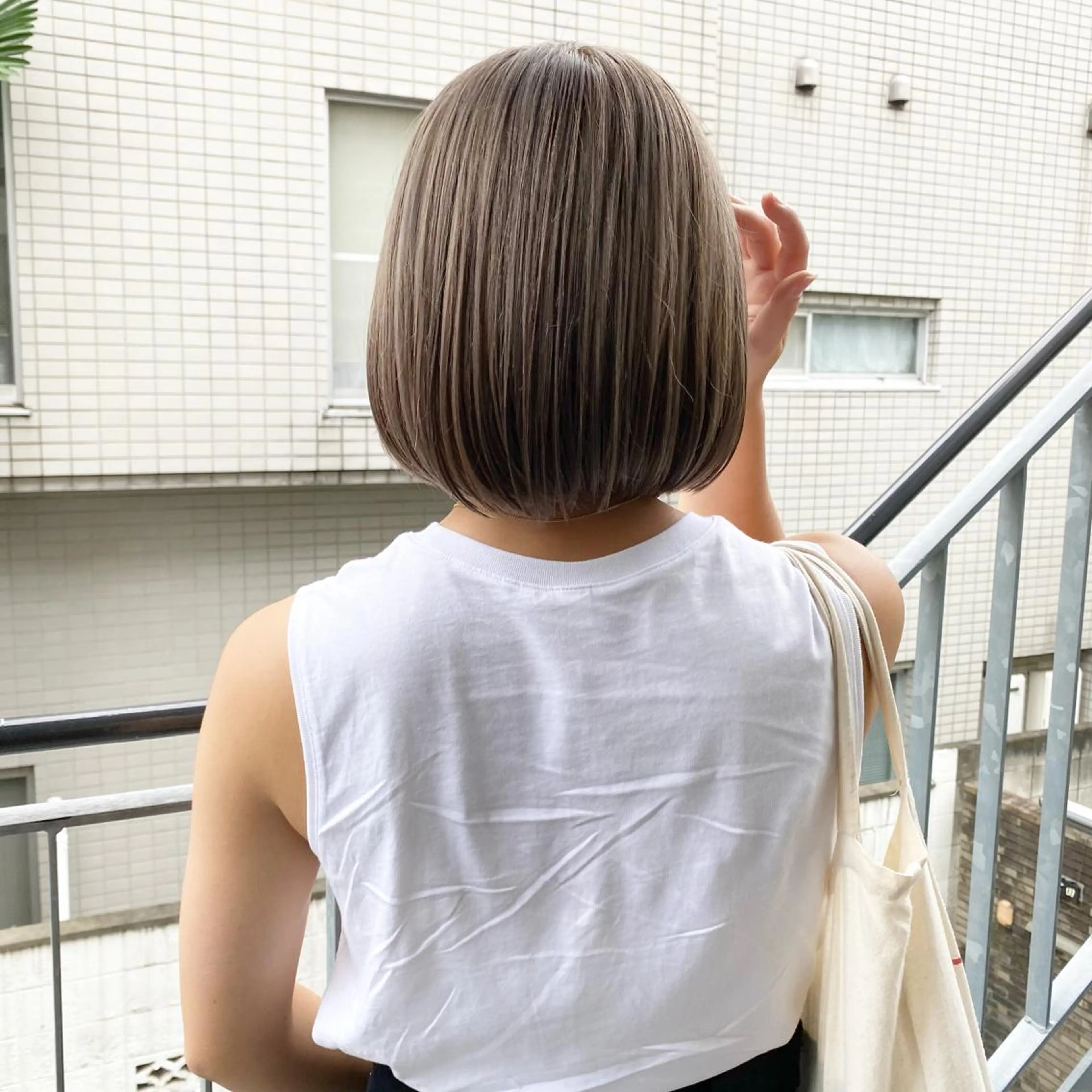 ショート カラー 艶髪ブリーチ 永井竜也のヘアスタイル