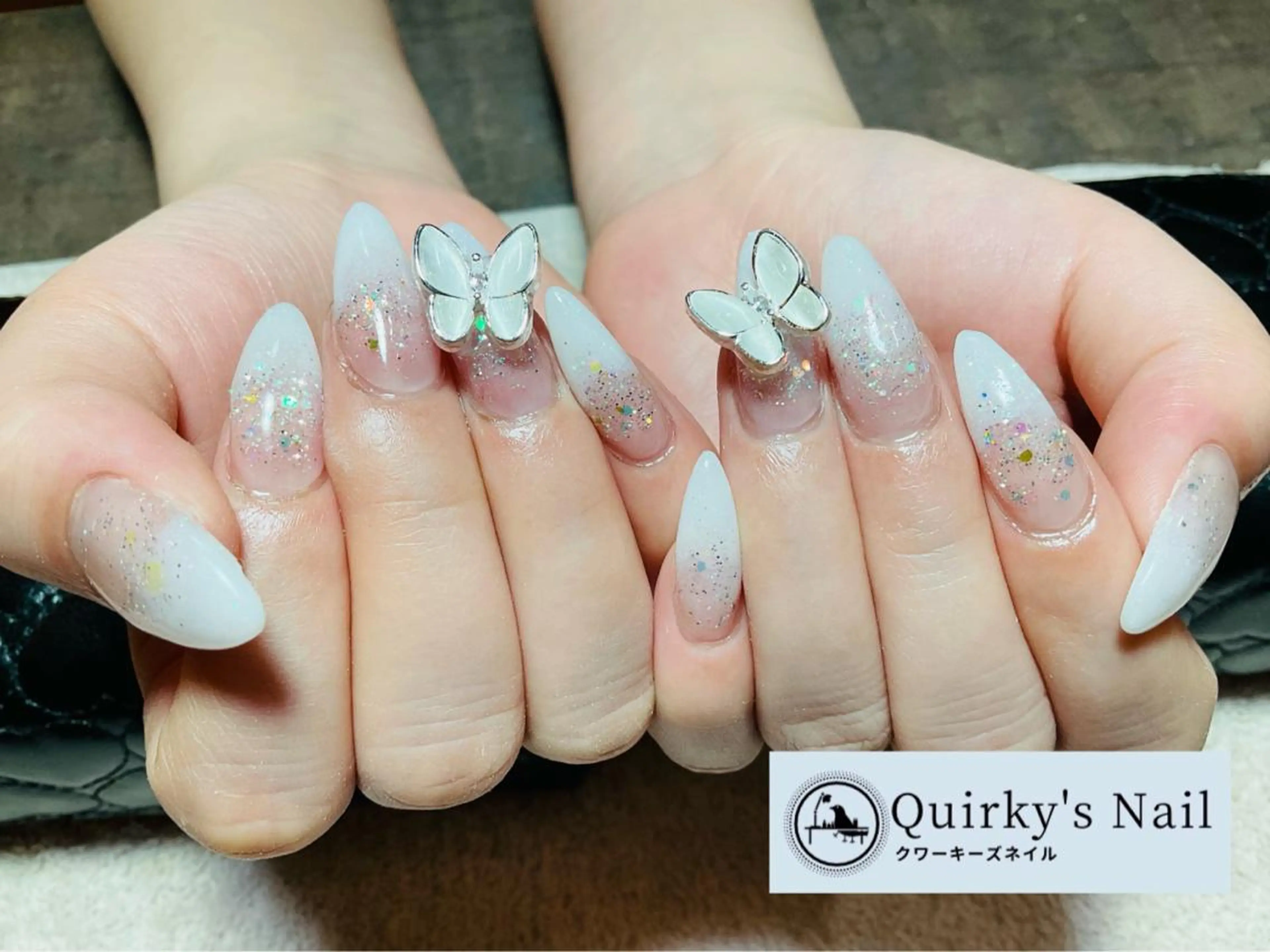 ネイル アートネイル ジェルネイル グラデーション ホログラムネイル キラキラネイル Quirky's Nail【栄店】のネイルデザイン