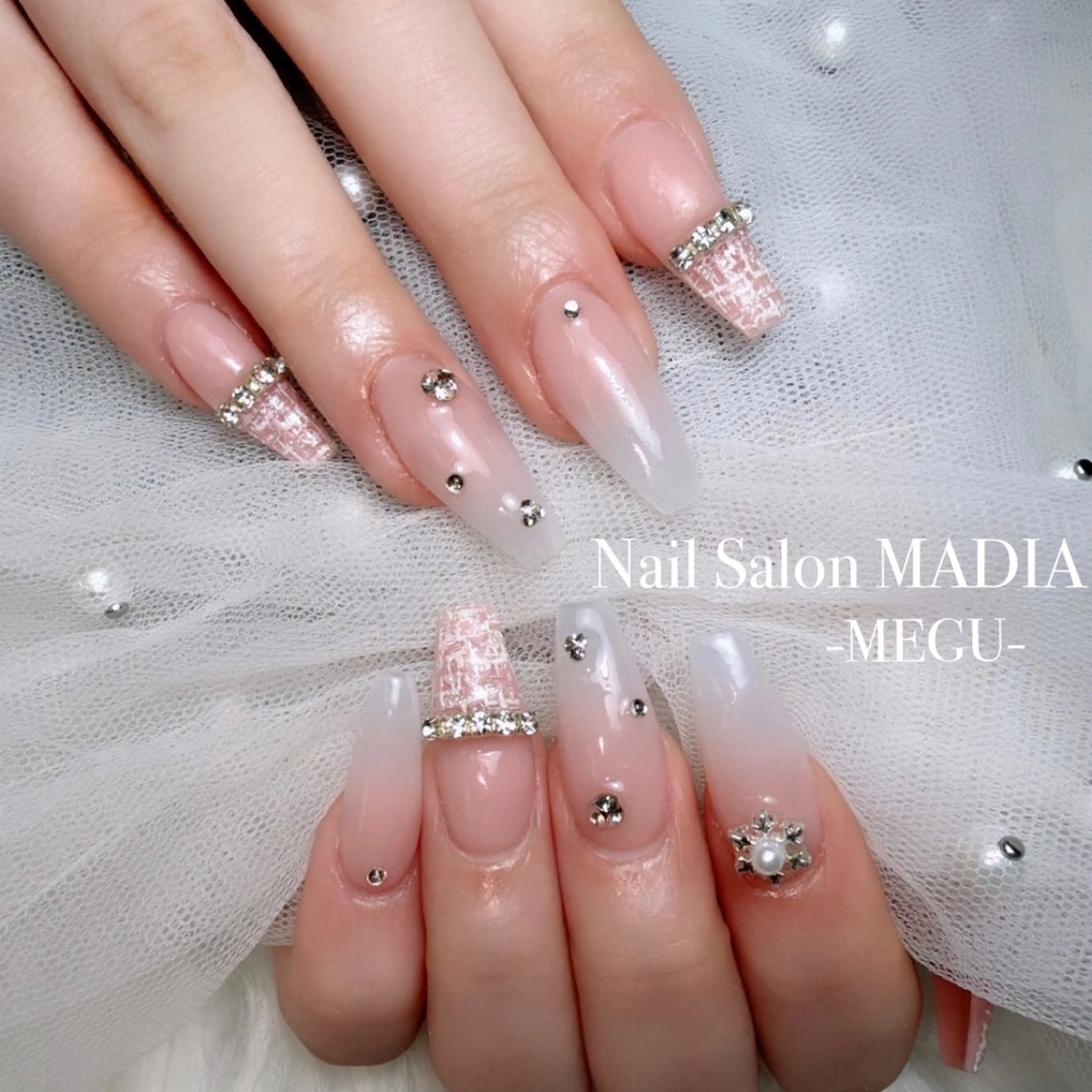 ネイル MADIA藤沢所属・MADIA MEGUのネイルデザイン