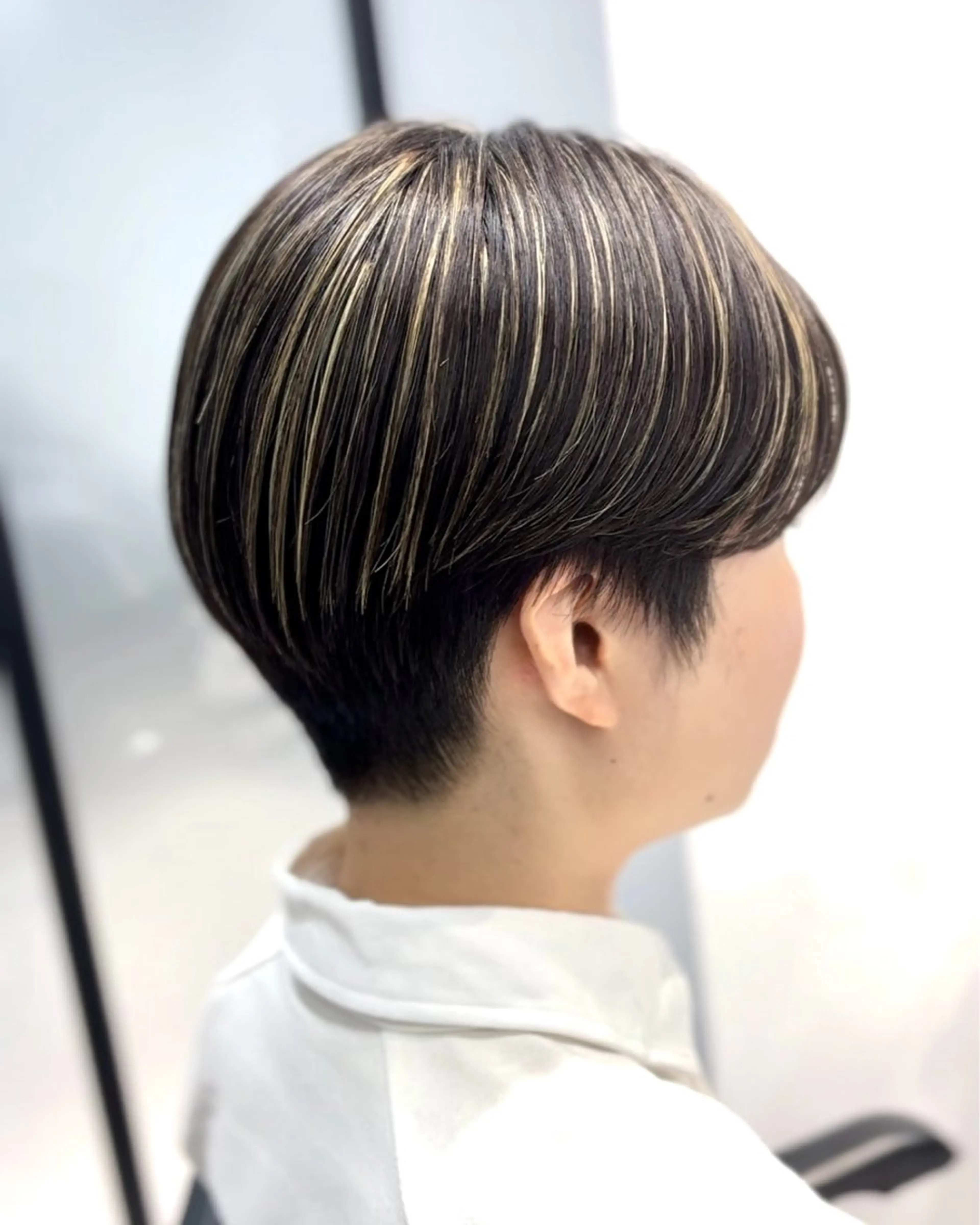 ショート カラー ハイライトカラー ハイライト ショートヘア カット ヘアカラー SALOWIN 横浜 8F所属・ショートヘア、ボブ こやさん　コヤマのヘアスタイル