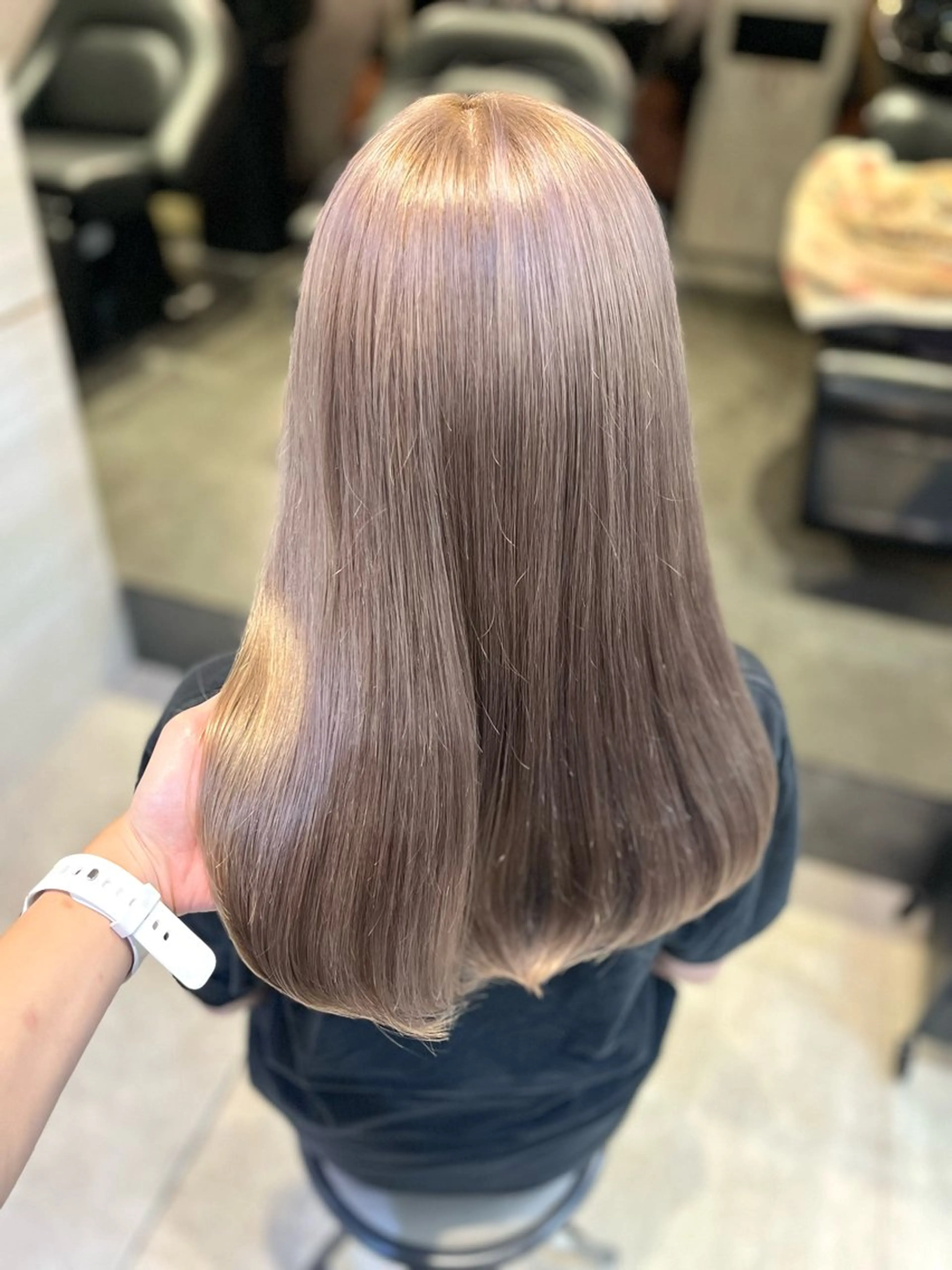 セミロング カラー ヘアアレンジ ブリーチ ケアブリーチ ヘアカラー 💙Ami💙 elubylovisのヘアスタイル