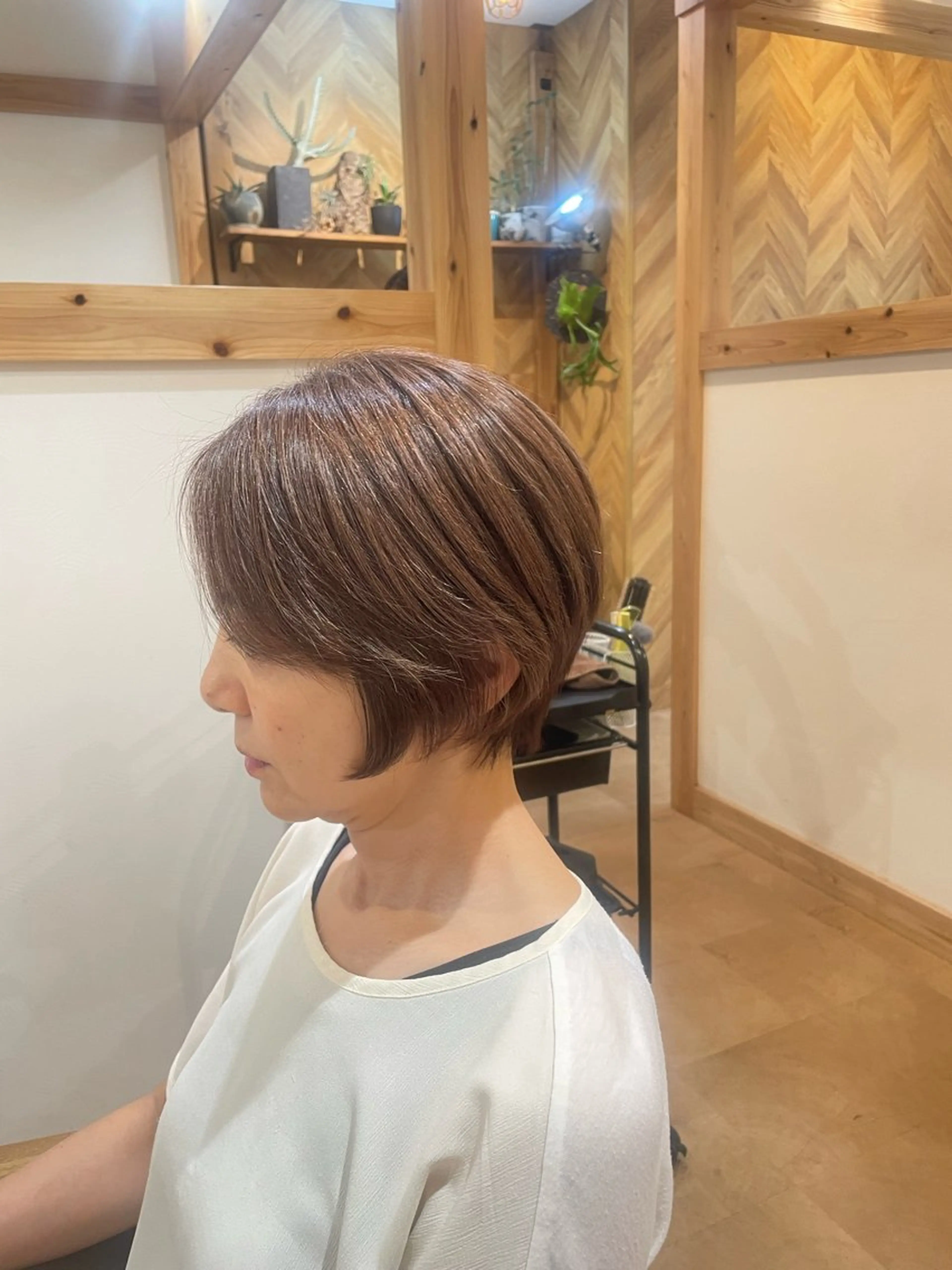 ショート カット ヘアカラー 山口里莉 /ブリーチカラーのヘアスタイル