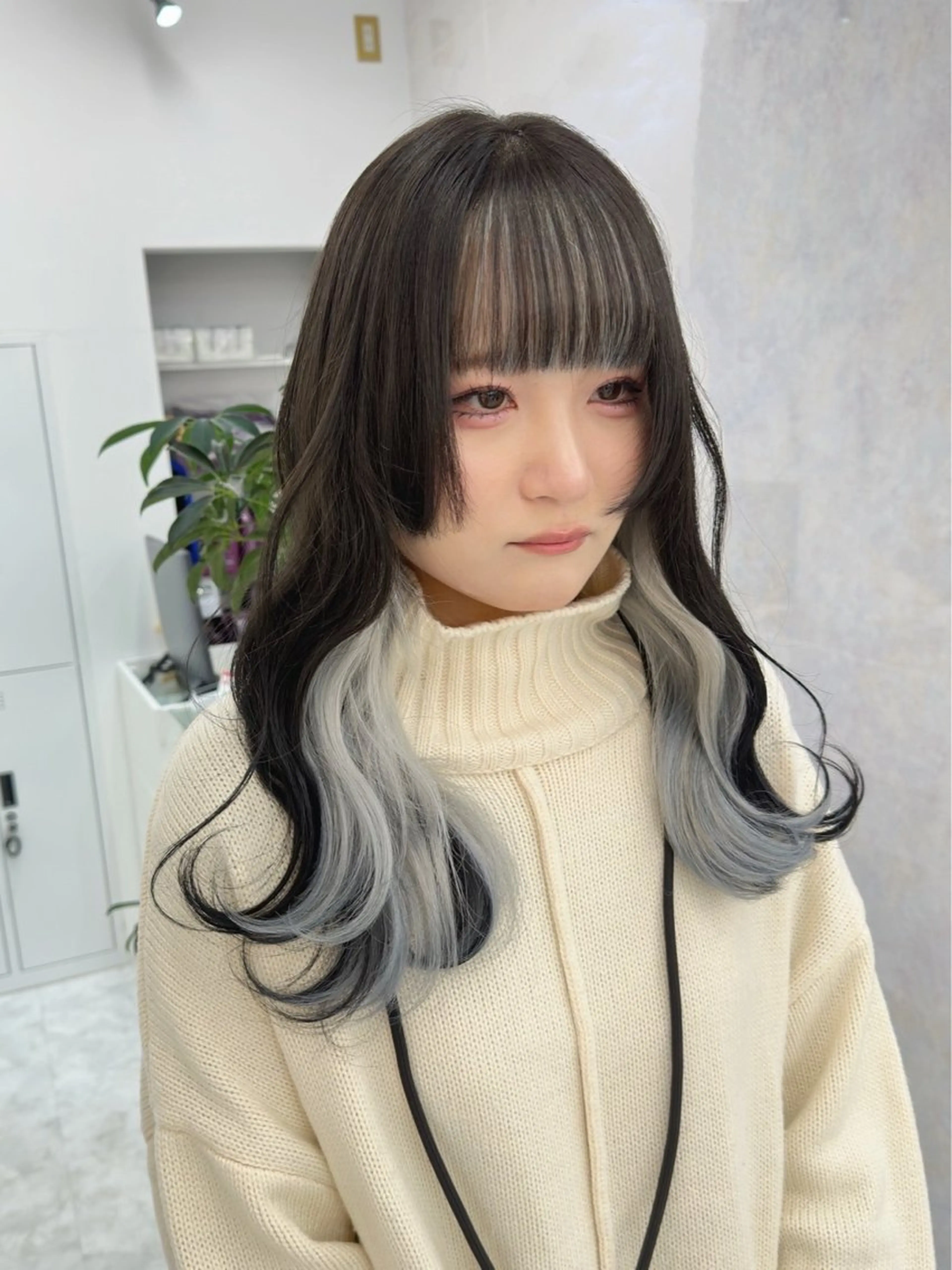 セミロング カラー メンズ メンズバレイヤージュ メンズブリーチ メンズハイライト メンズハイトーン メンズインナーカラー ヘアカラー トリートメント 🫧寒色カラー海老名 NO,1🫧かずきのヘアスタイル