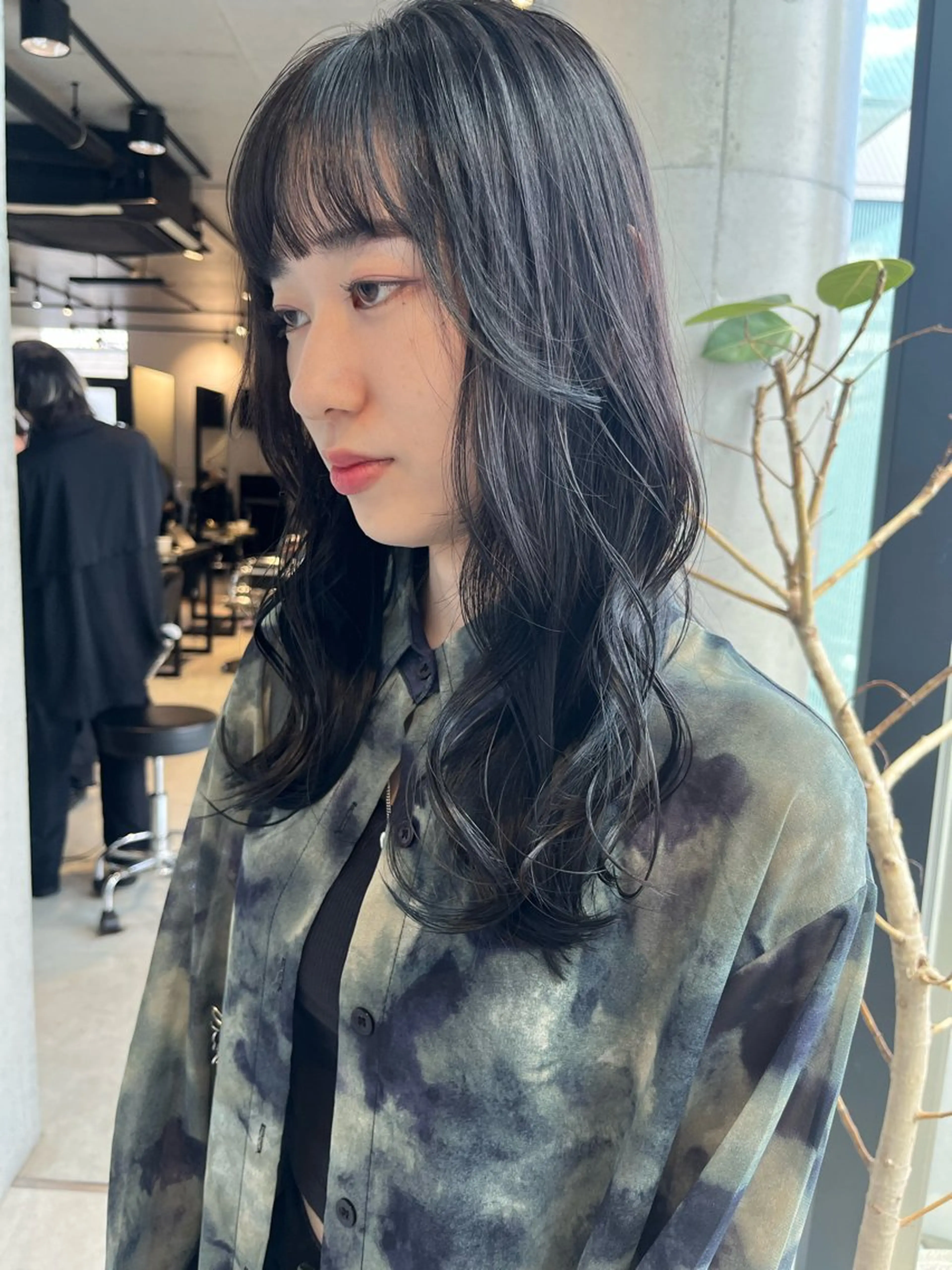 ロング カラー パーマ ヘアアレンジ ヘアカラー トリートメント 透明感/オリーブ/ グレージュ/YUKAのヘアスタイル