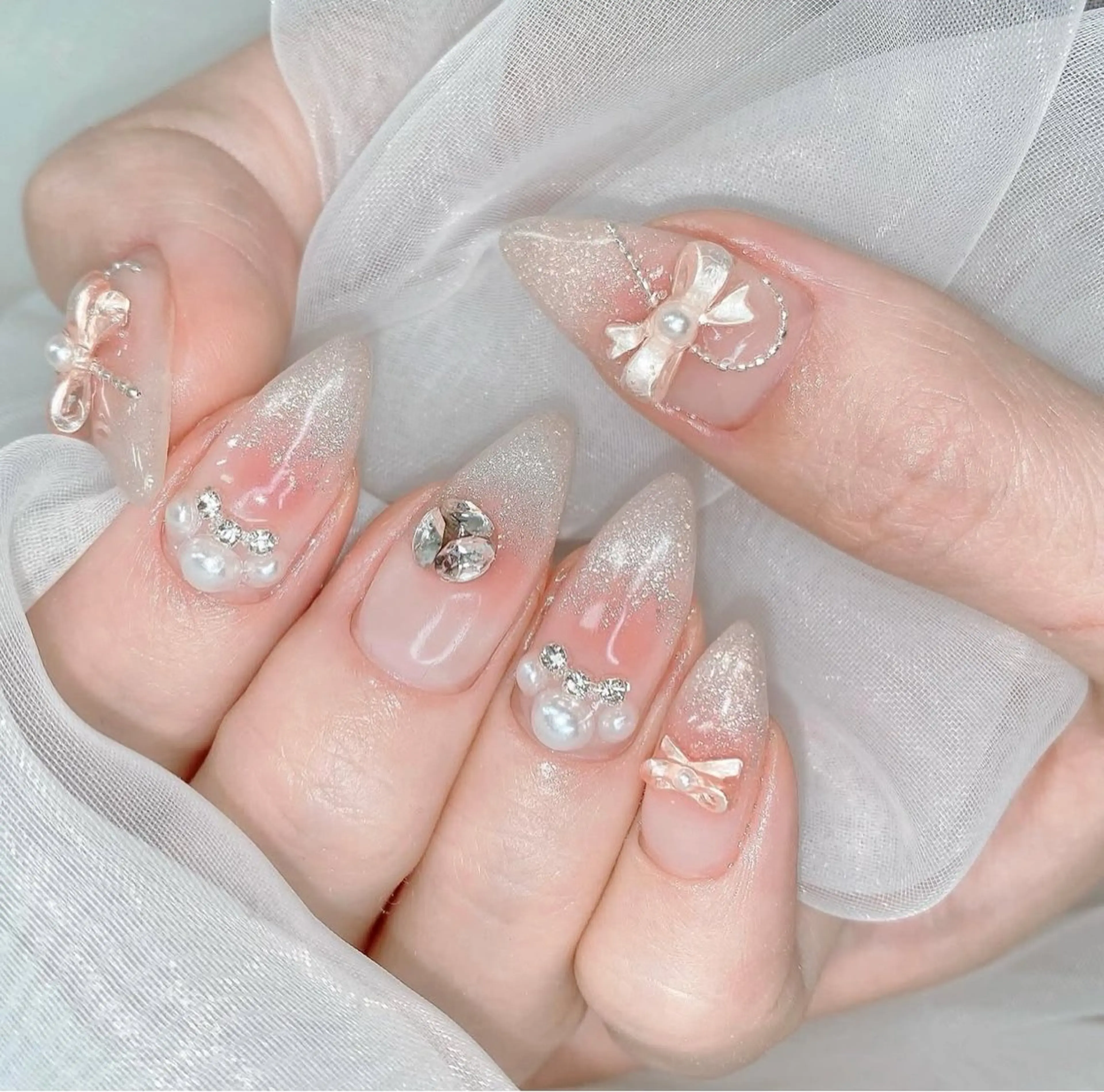 ネイル アニマル柄 オーロラネイル チークネイル フラッシュネイル ジェルネイル ハンドネイル Lyn TA Nailのネイルデザイン