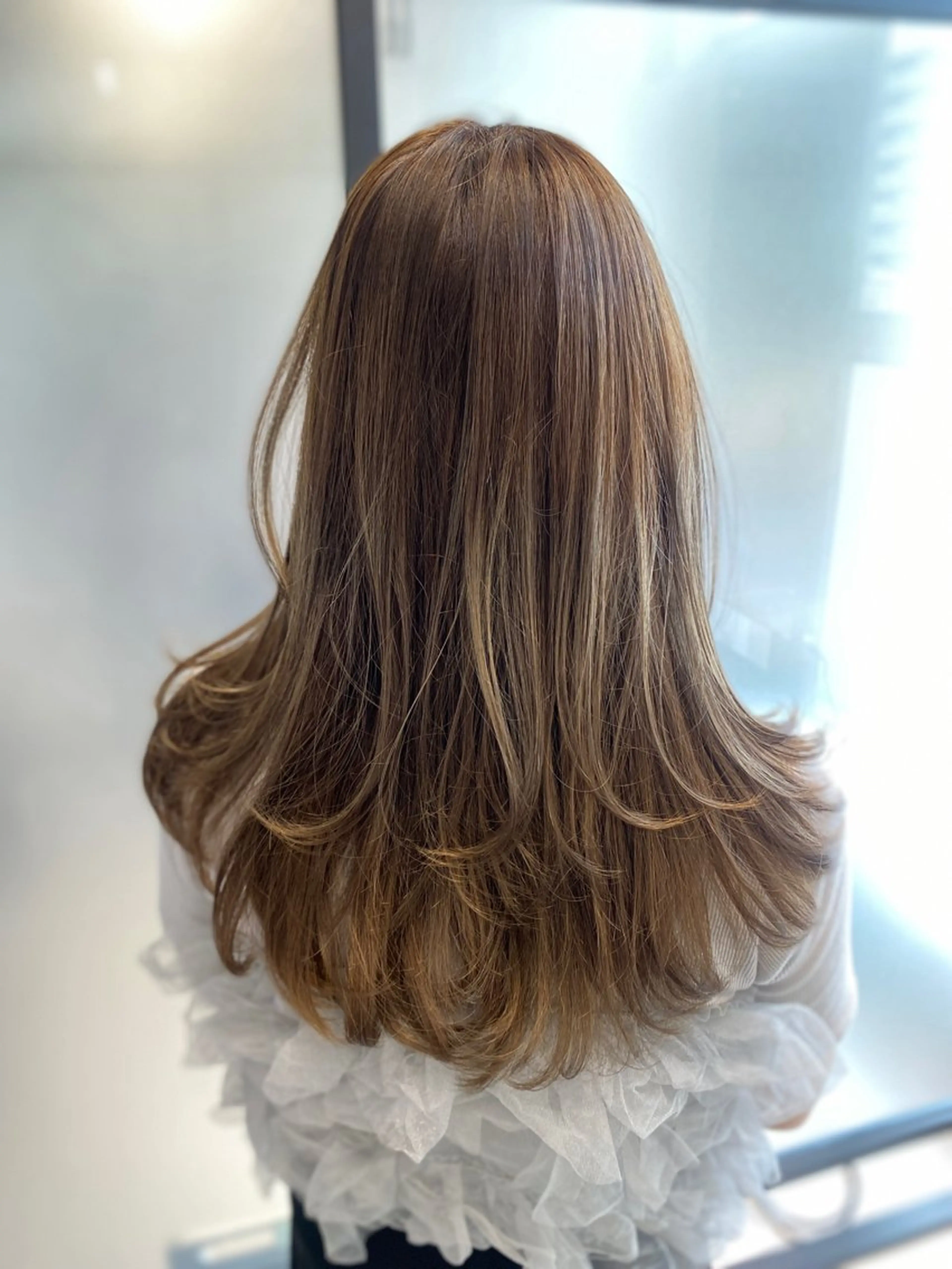 ロング ロングレイヤー レイヤーカット ロング SALOWIN浦和所属・齋藤 沙耶佳のヘアスタイル