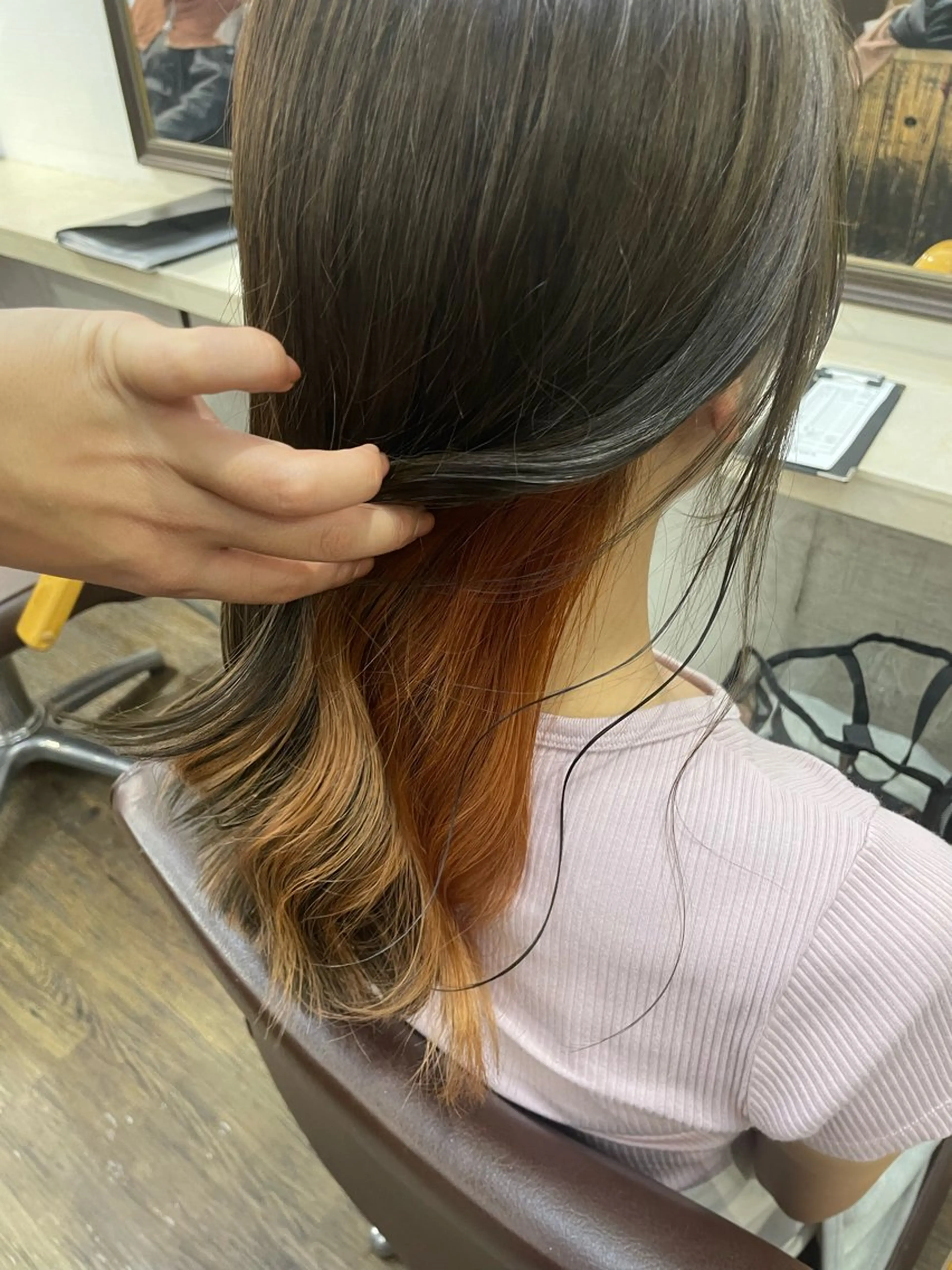 セミロング 田子🦋ハイトーン 🫐耳つぼジュエリーのヘアスタイル