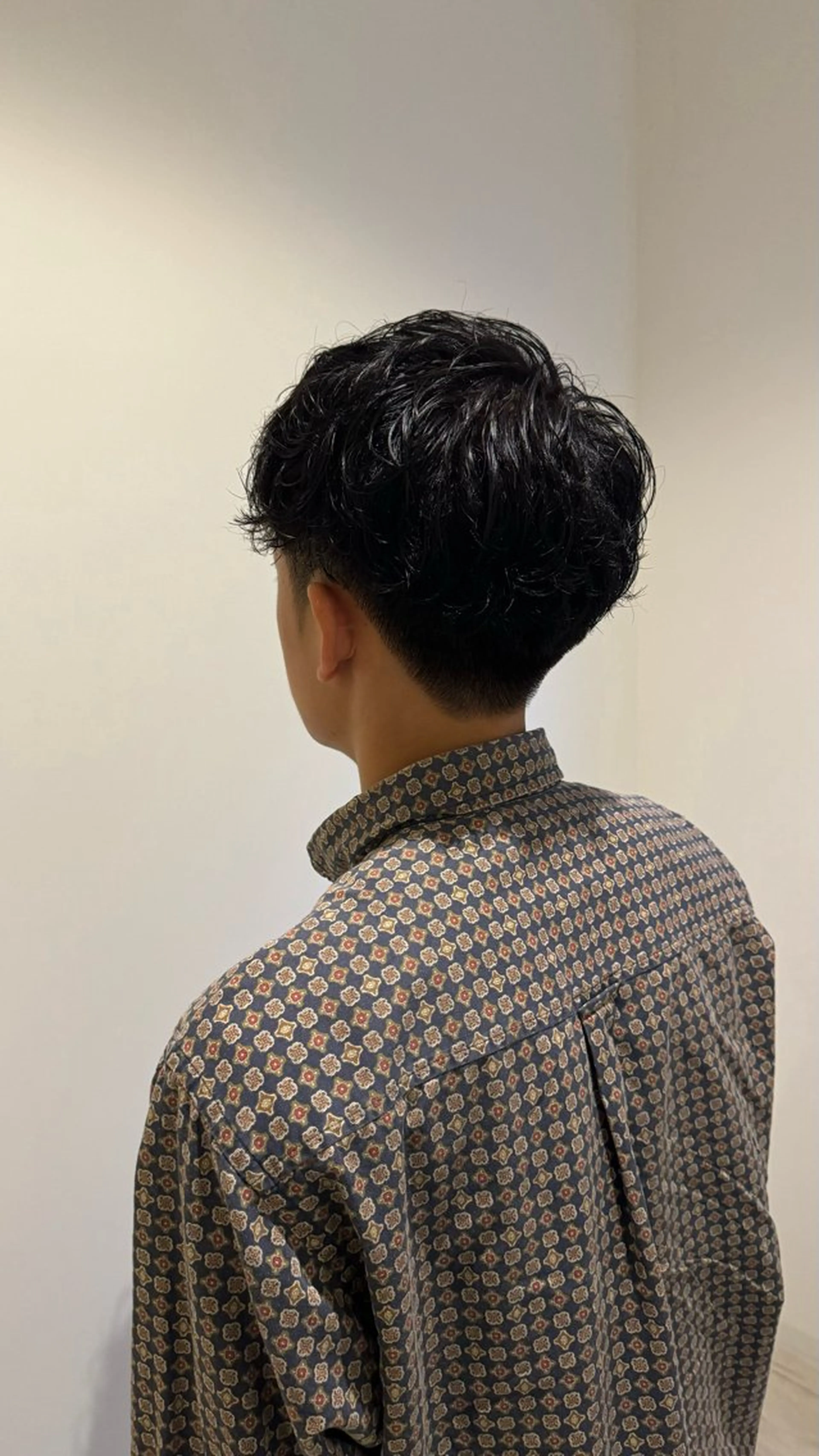 ショート パーマ メンズ メンズパーマ くせ毛 カット パーマ Real me　京都 四条烏丸ドゥエ店所属・タナカ｜ 京都美容師のヘアスタイル