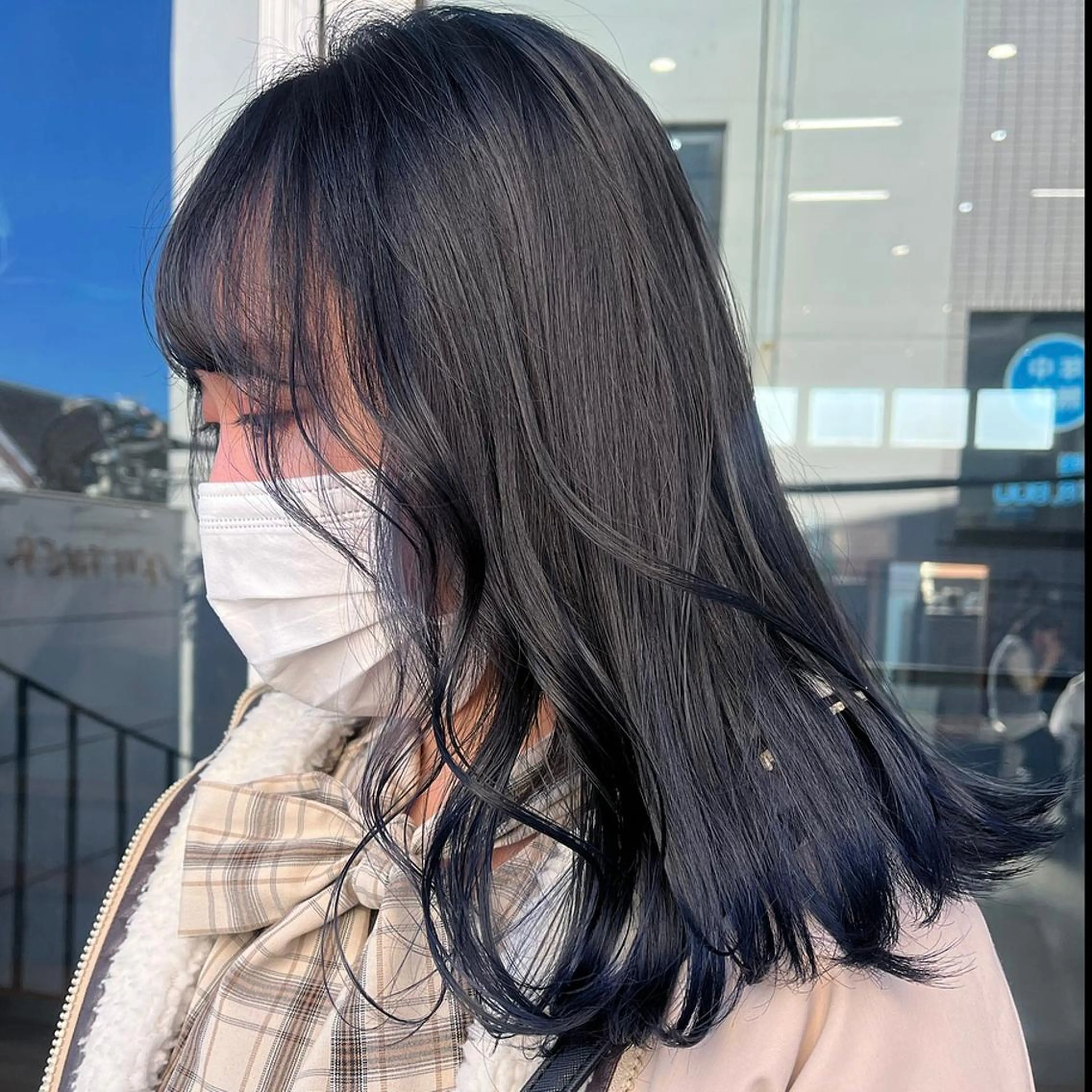 ロング カラー ブルーカラー インナーカラー ヘアカラー トリートメント ボブハイトーン🦖 デザインMAMIのヘアスタイル