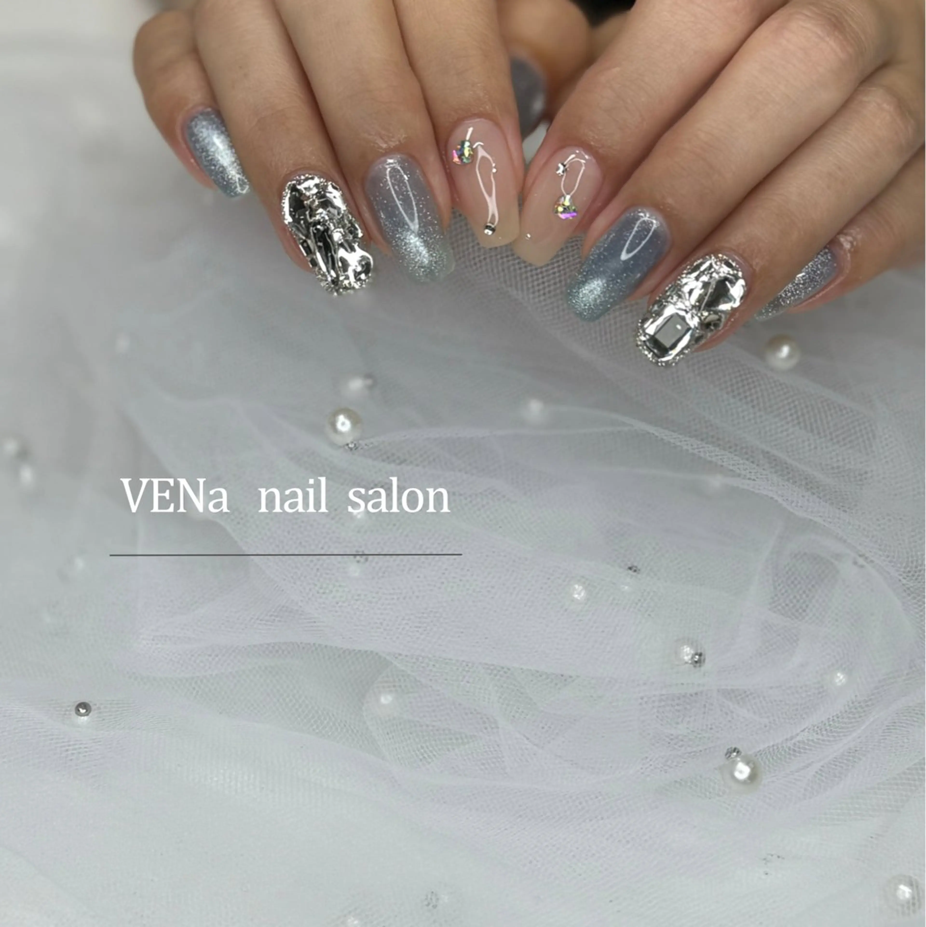 ネイル オーロラネイル フラッシュネイル フットネイル フレンチネイル 氷ネイル・うるうるネイル ハンドネイル VENa eye＆ nail salonのネイルデザイン