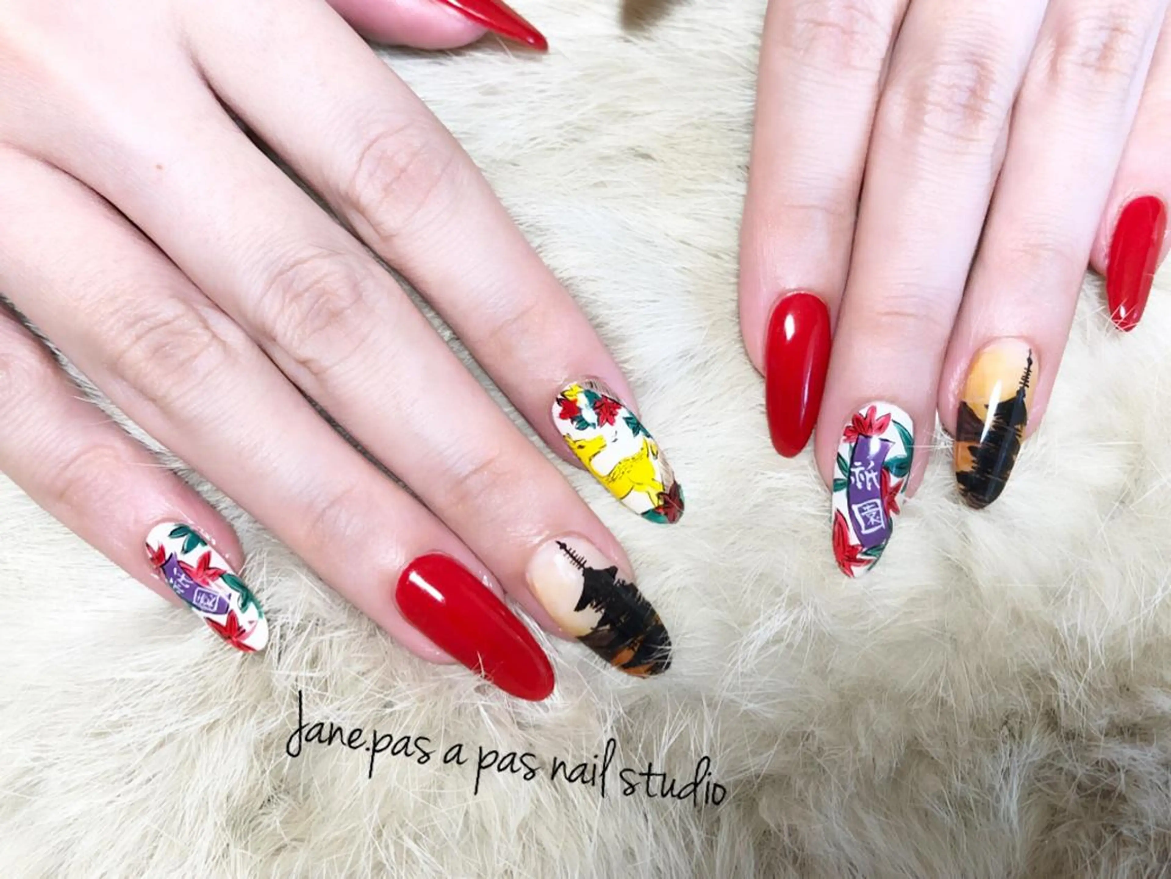 ネイル Yakko pas á pasのネイルデザイン