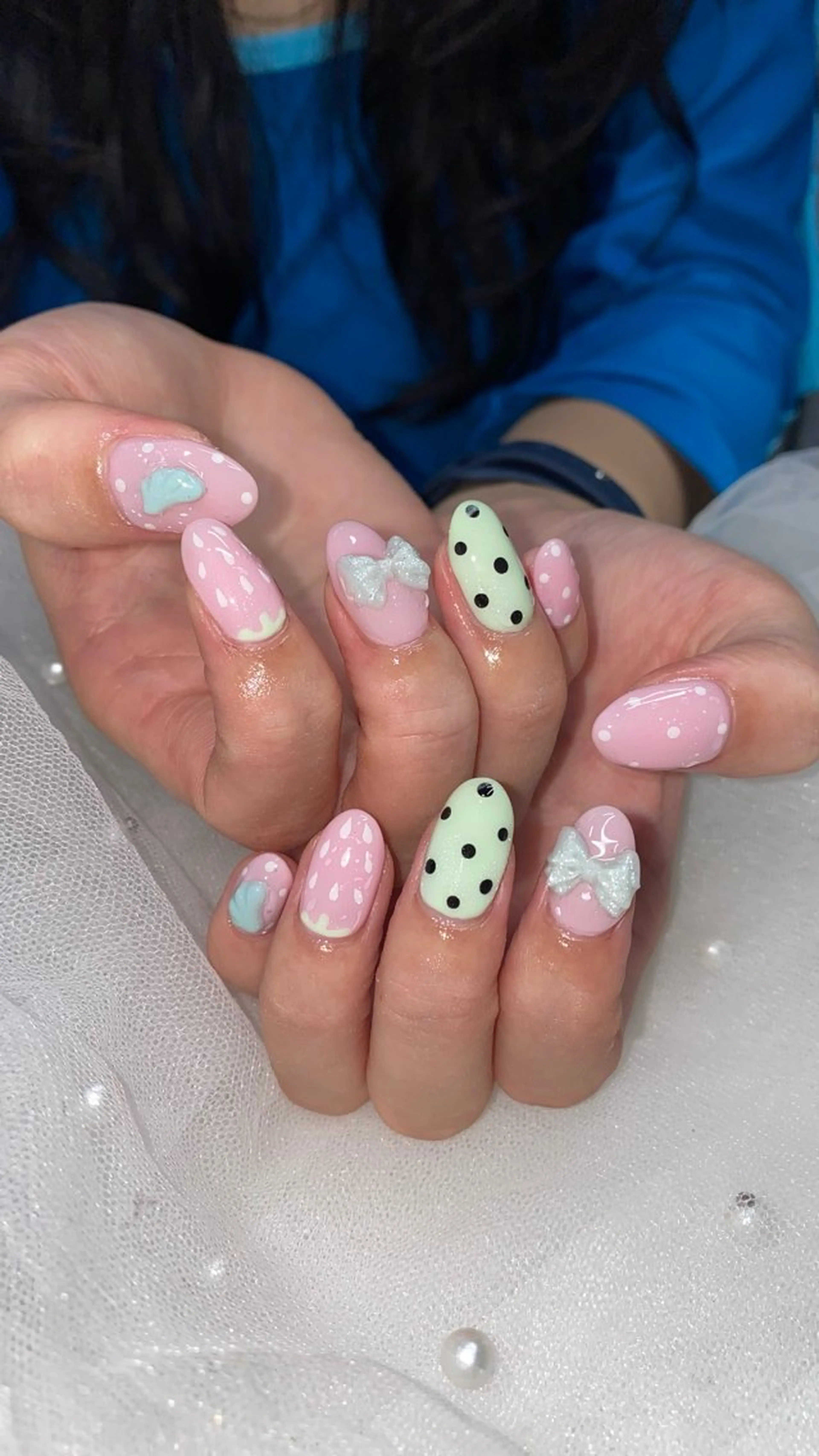 ネイル リボン ハンドネイル yuuka 🌙WOLTOKYOのネイルデザイン
