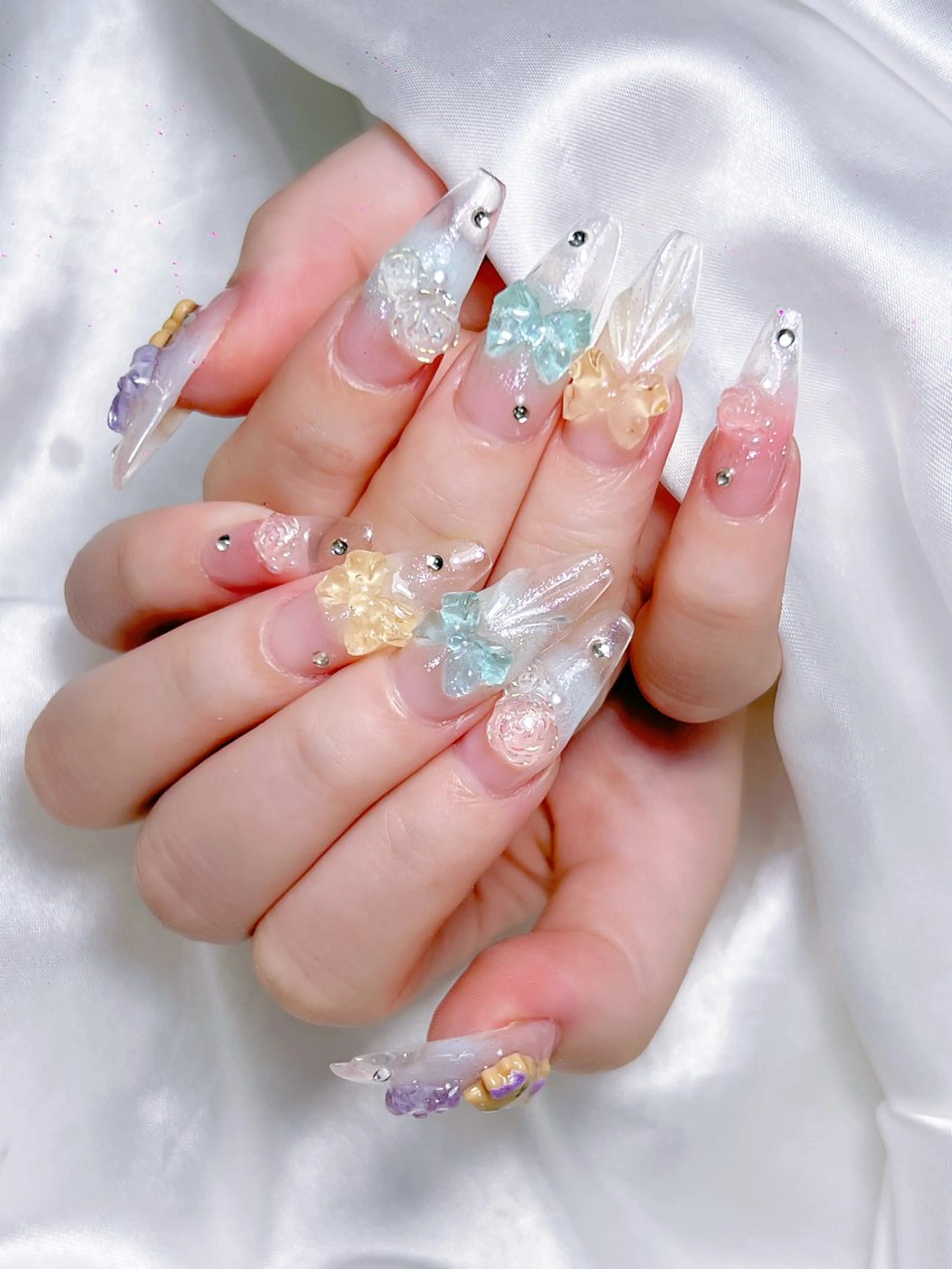 ネイル LEELA NAIL STUDIO所属・LEELA NAIL STUDIOのネイルデザイン