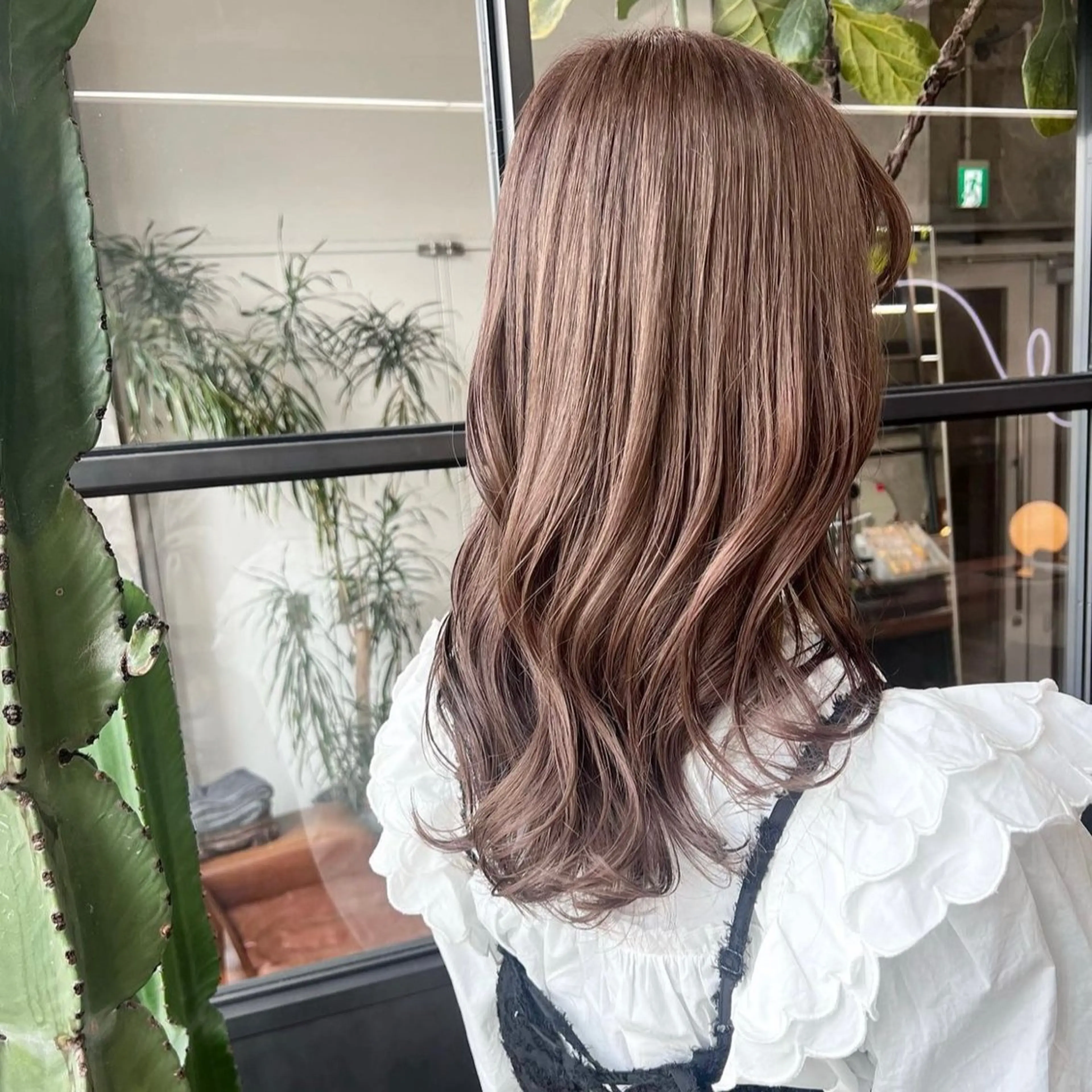 セミロング カラー ベージュカラー ミルクティーベージュ ヘアカラー トリートメント 韓国 /男女🆗 細江　美紅のヘアスタイル