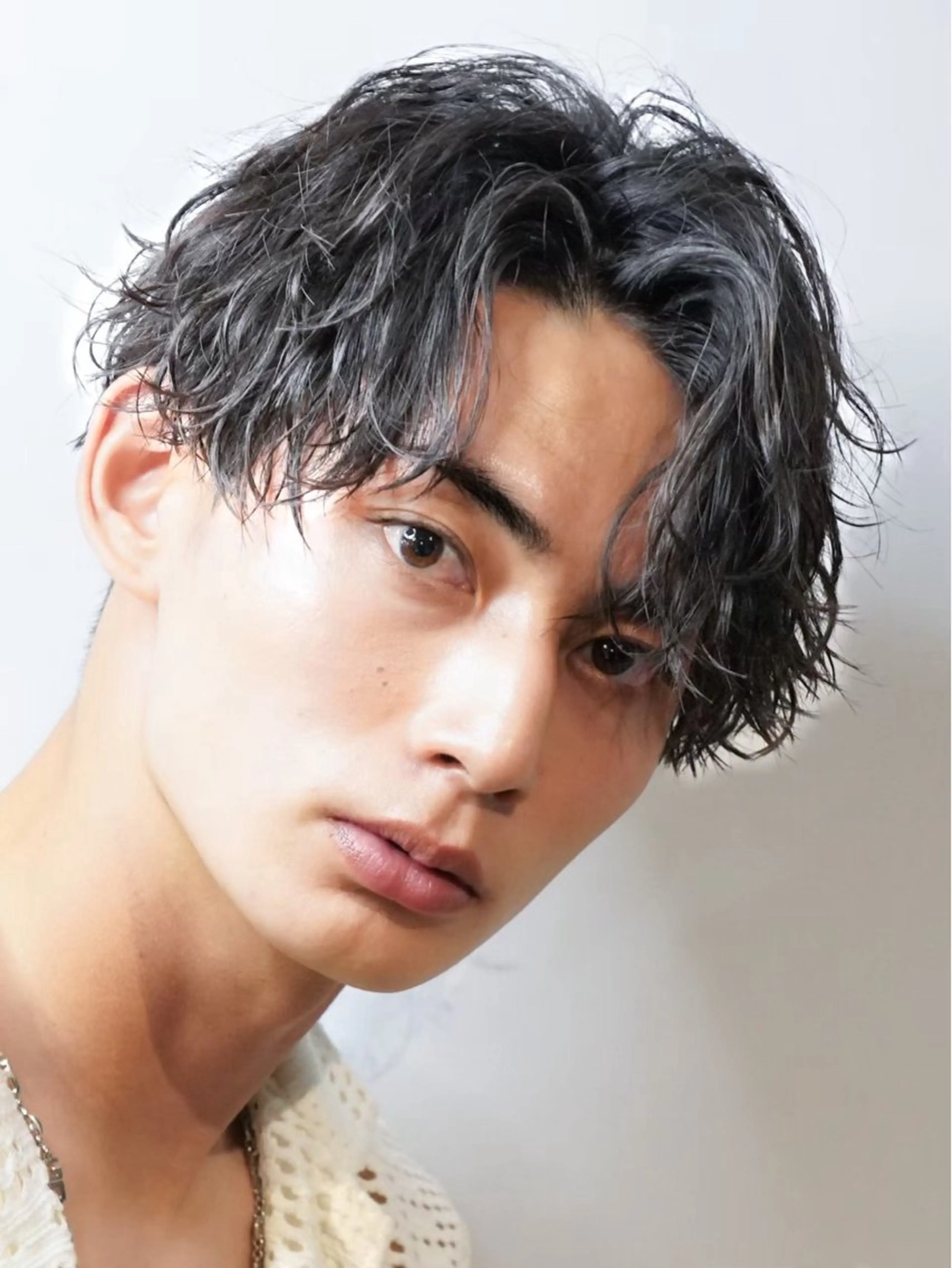 ショート パーマ メンズ センターパート コンマヘア フェードカット カルマパーマ マッシュ カット パーマ トリートメント ヘアセット 美容師歴6年 fifth前比嘉💥のヘアスタイル