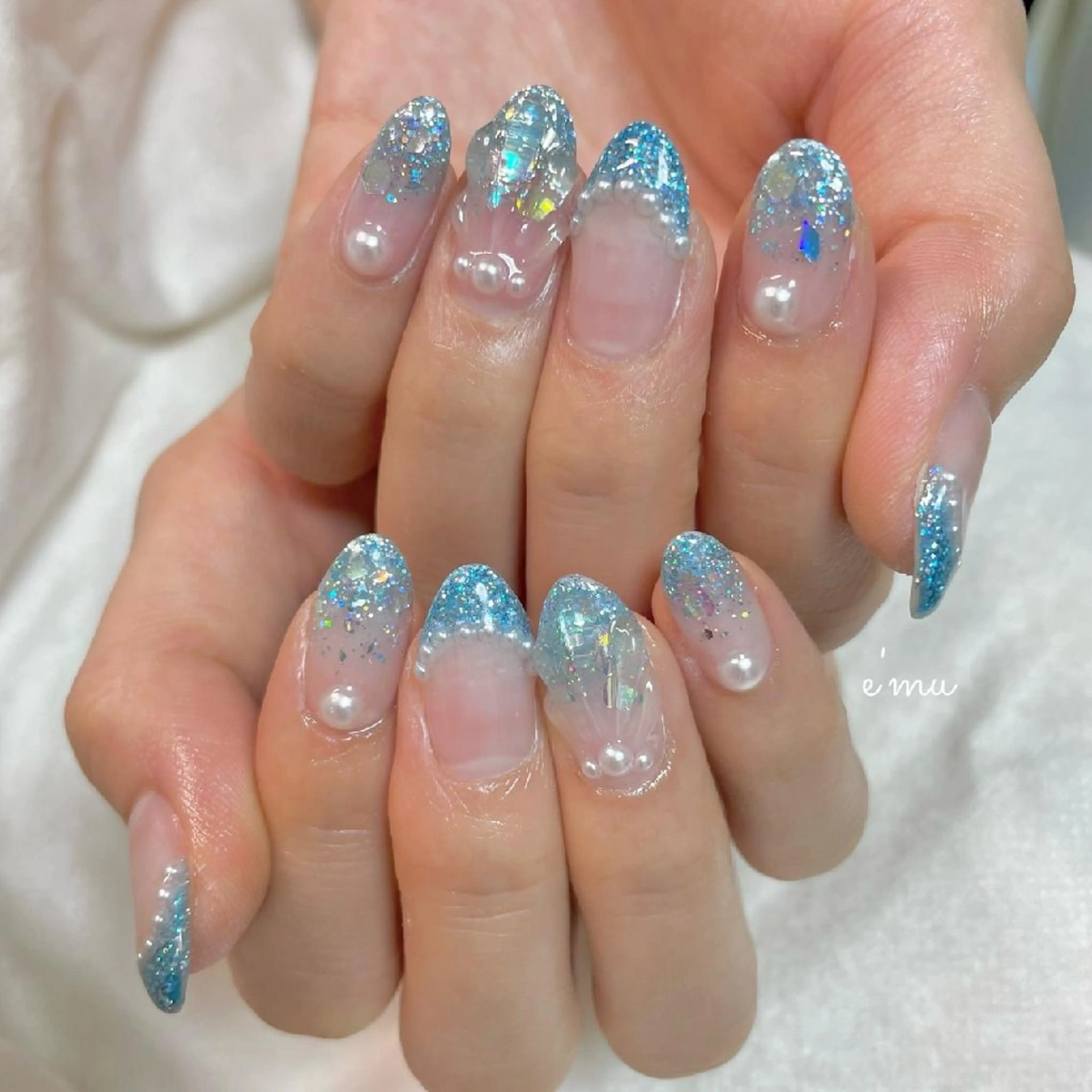 ネイル キラキラネイル 夏ネイル nail salon e'mu💐のネイルデザイン