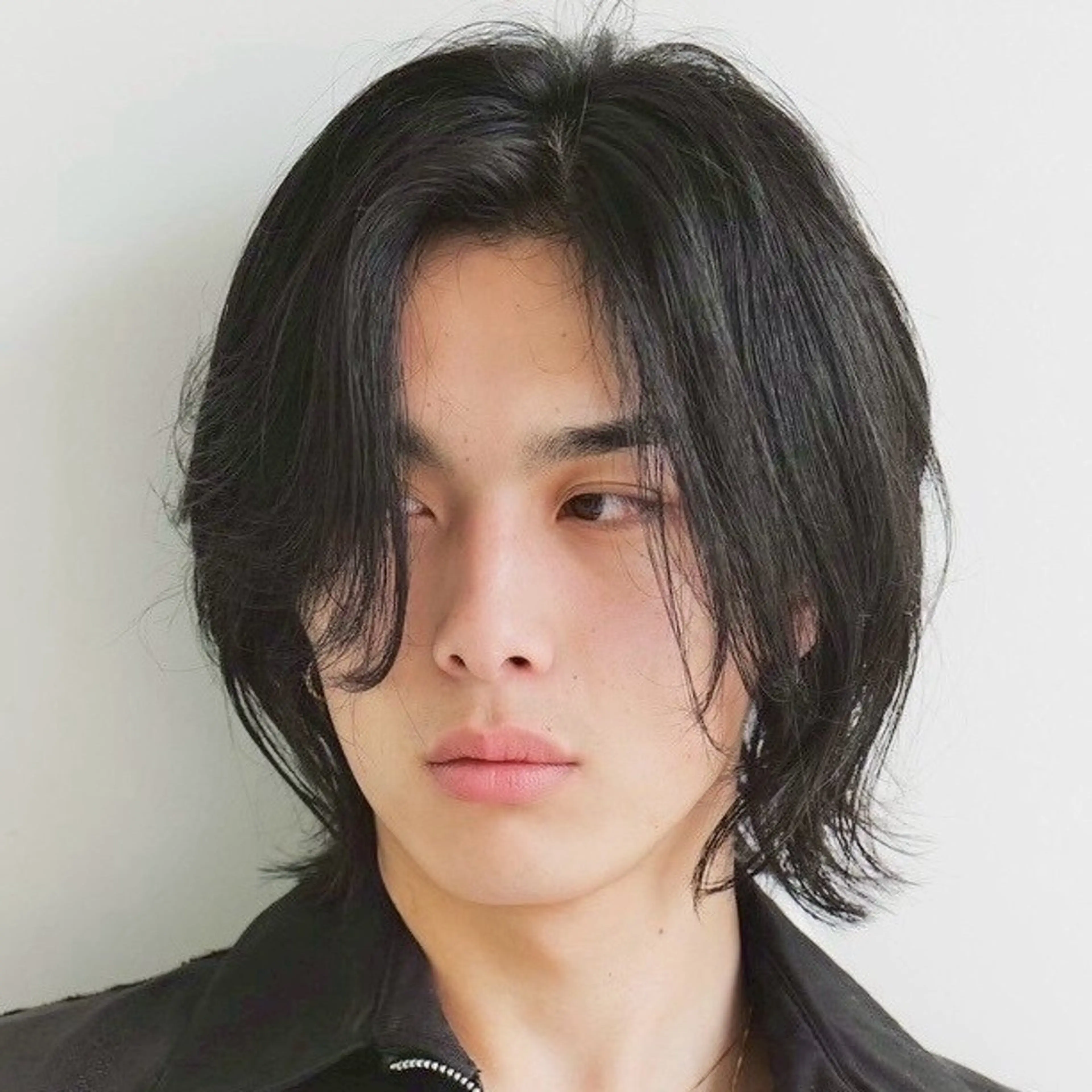 ミディアム ミディアムパーマ ボブ カット パーマ SHUNメンズパーマ スパイキーショートのヘアスタイル