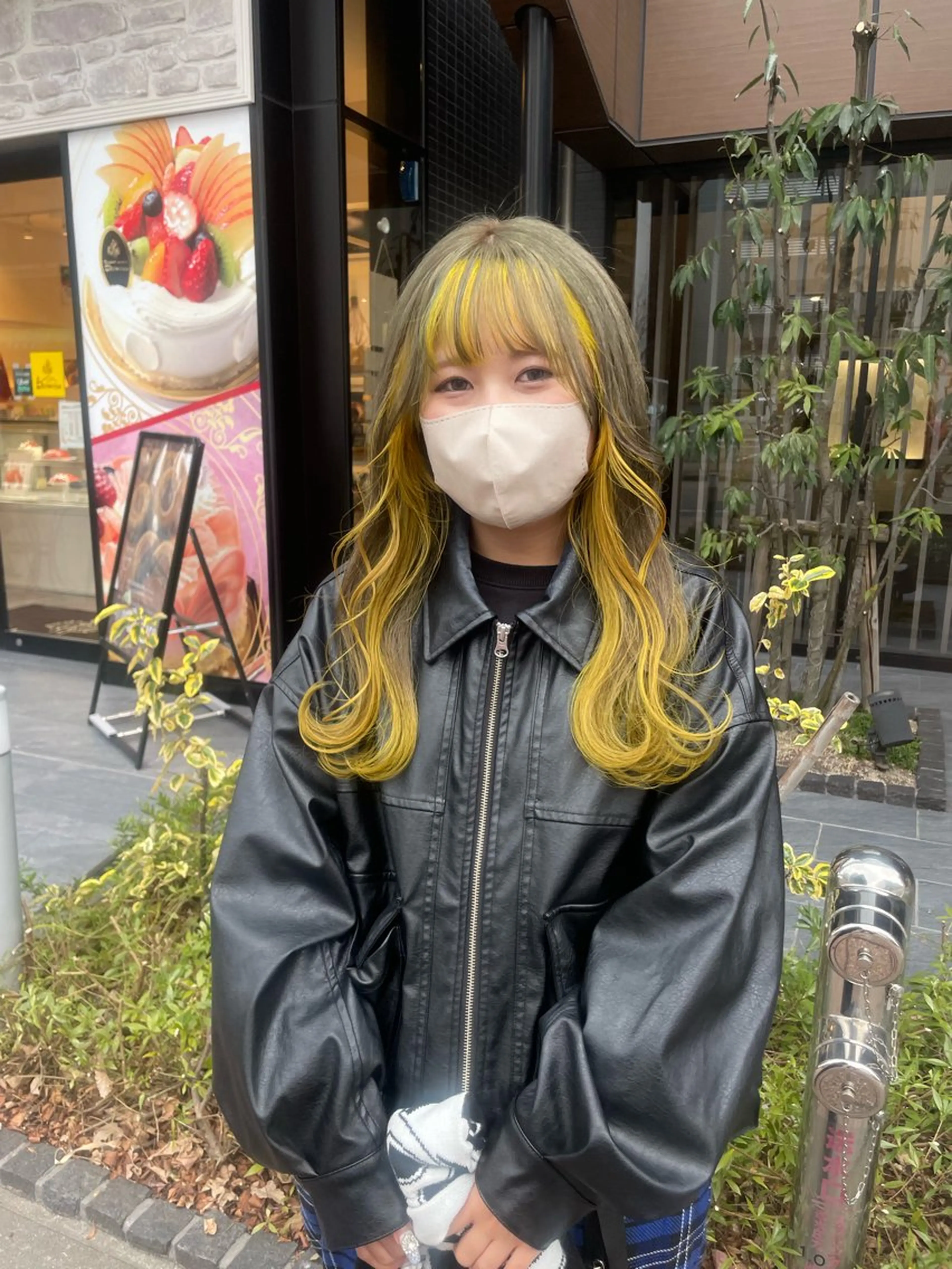 ロング カラー ブリーチ グレージュ インナーカラー オリーブグレージュ オリーブグレー A/LEE所属・久保田 千尋のヘアスタイル