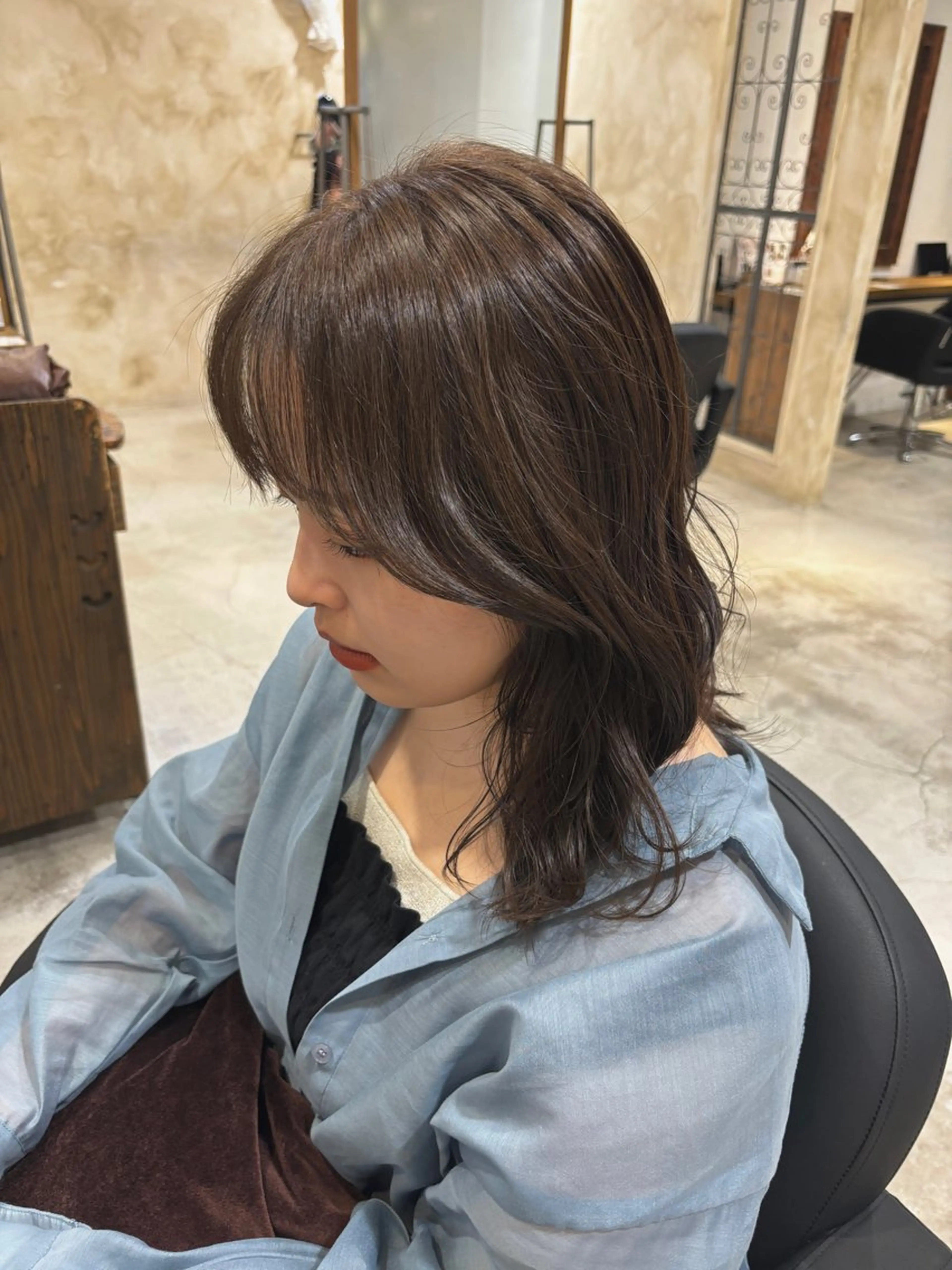 ロング カラー ブリーチ グレージュ ブリーチなしカラー オリーブカラー オリーブグレージュ カット ヘアカラー トリートメント ツヤカラー🫧 Saeのヘアスタイル