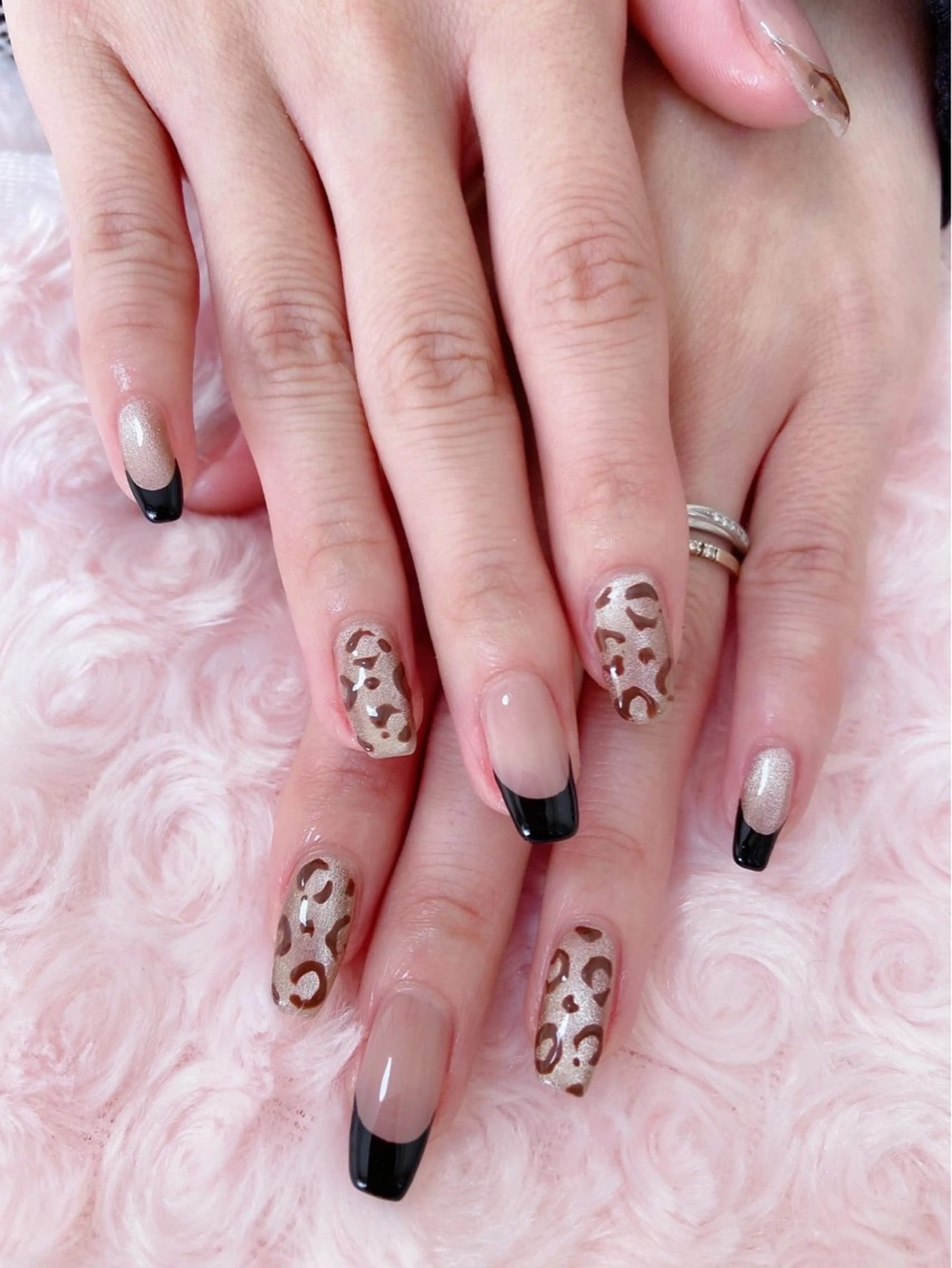 ネイル アニマル柄 フレンチネイル マグネットネイル ハンドネイル nail salon Berry所属・前田 りかのネイルデザイン