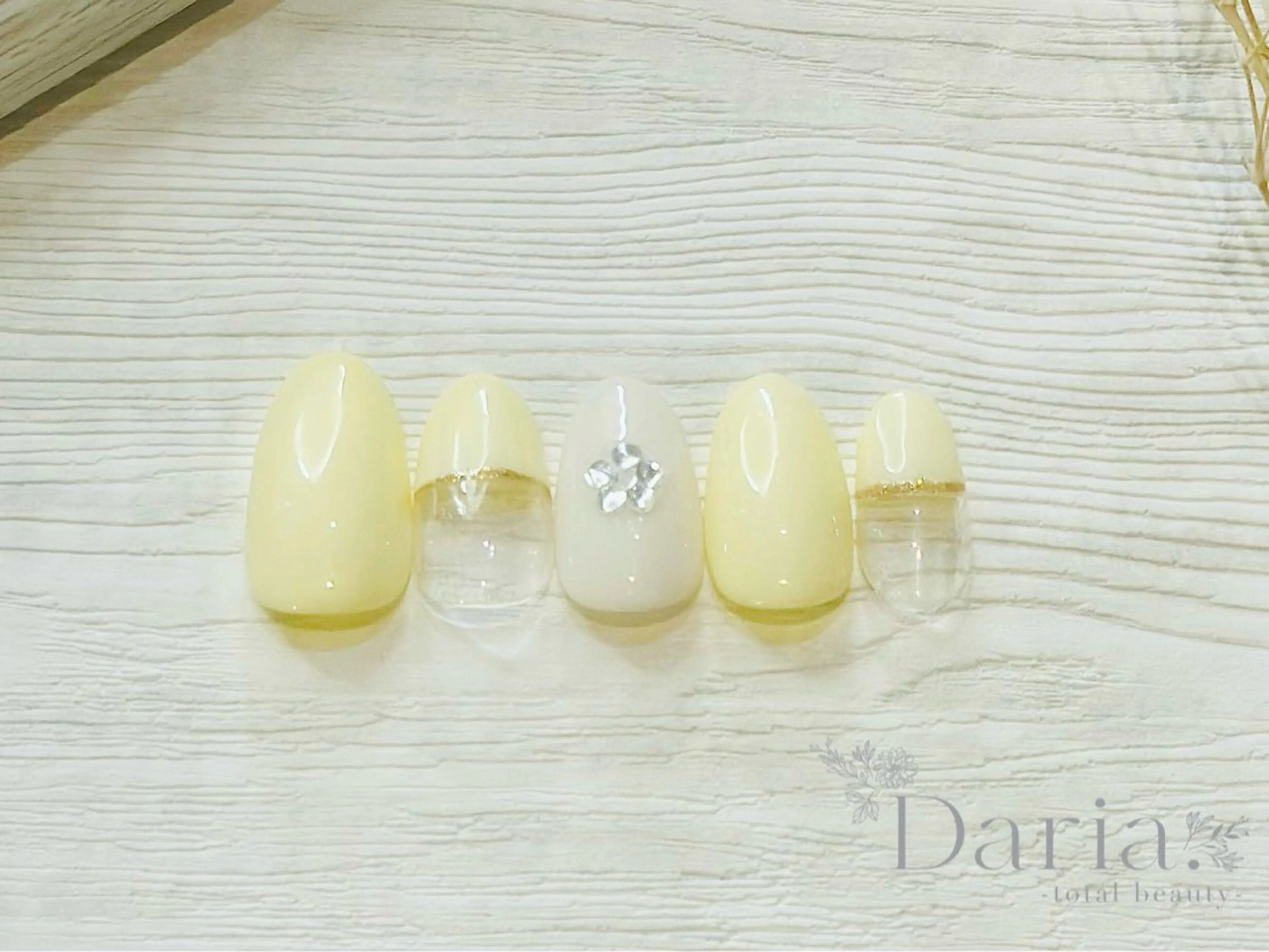 ネイル クリアネイル フラワーネイル フレンチネイル 春ネイル Daria. nailのマツエク・マツパデザイン