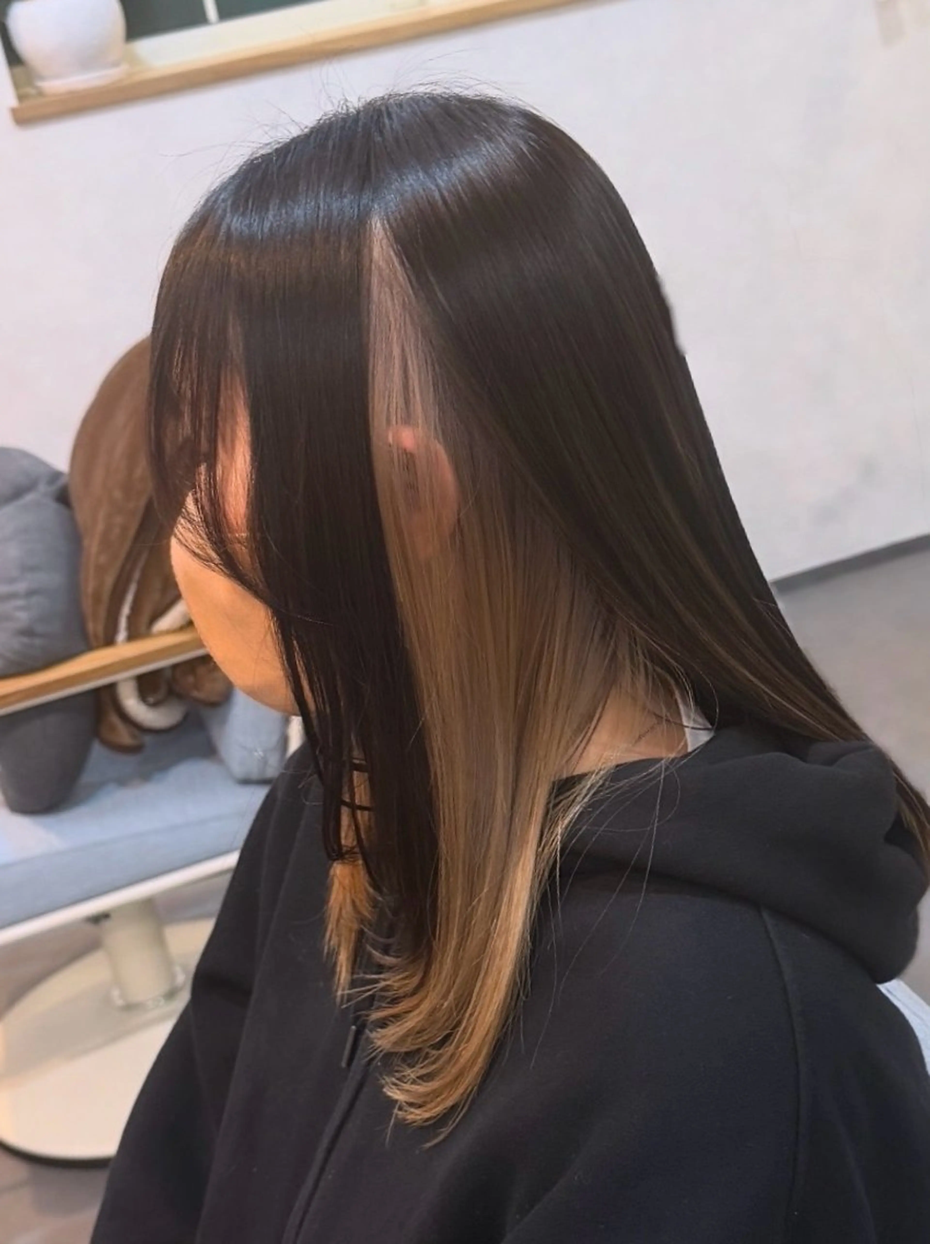 セミロング ハイライト 髪質改善 縮毛矯正 ヘアカラー トリートメント 髪のお悩みお任せ ください坂 要司のヘアスタイル