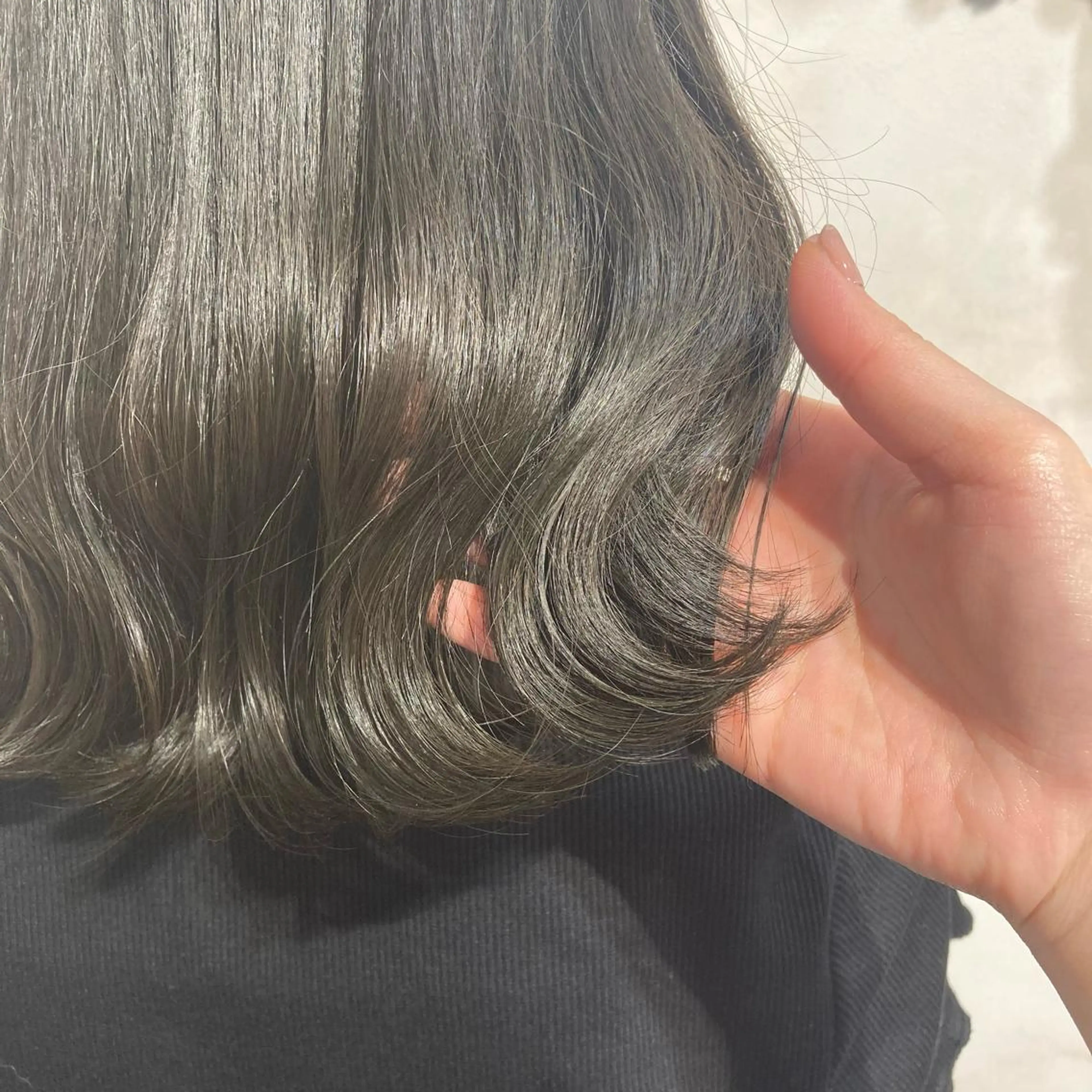ミディアム カラー オリーブカラー カット トリートメント 片柳 美友季のヘアスタイル
