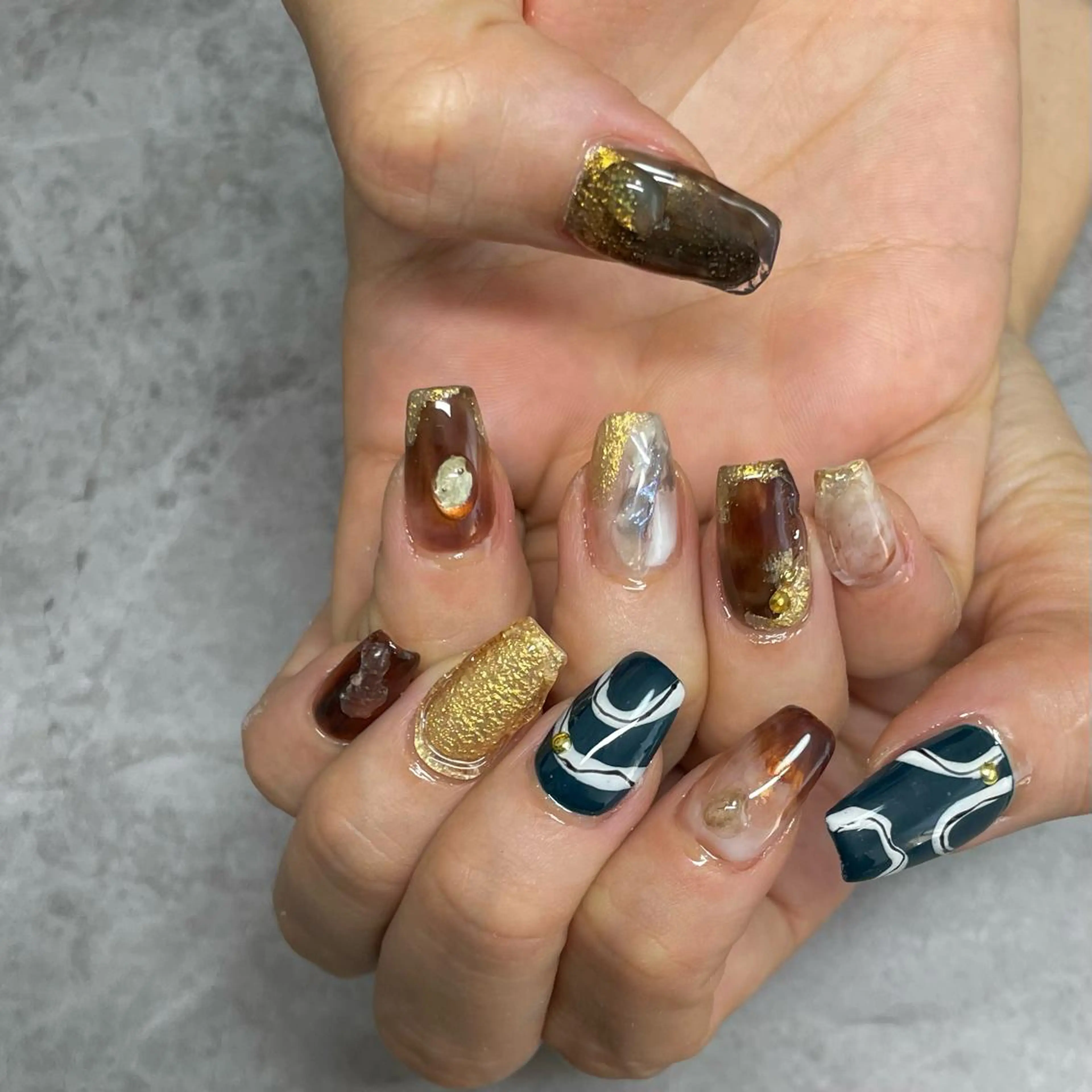 ミディアム ネイル ニュアンスネイル chilli pepperのネイルデザイン