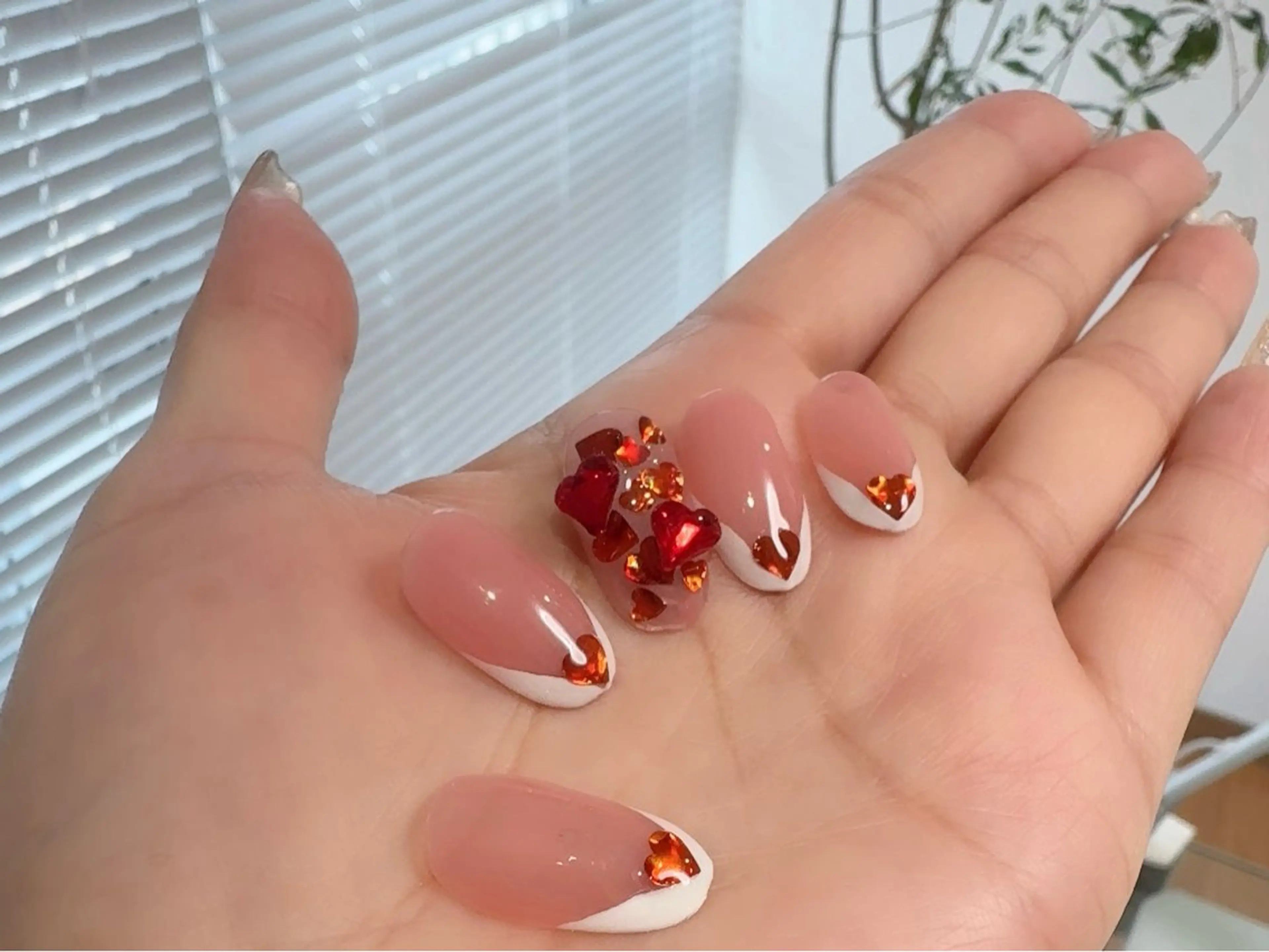 ミディアム 🐼panda nail所属・ロレイン ちゃんのネイルデザイン