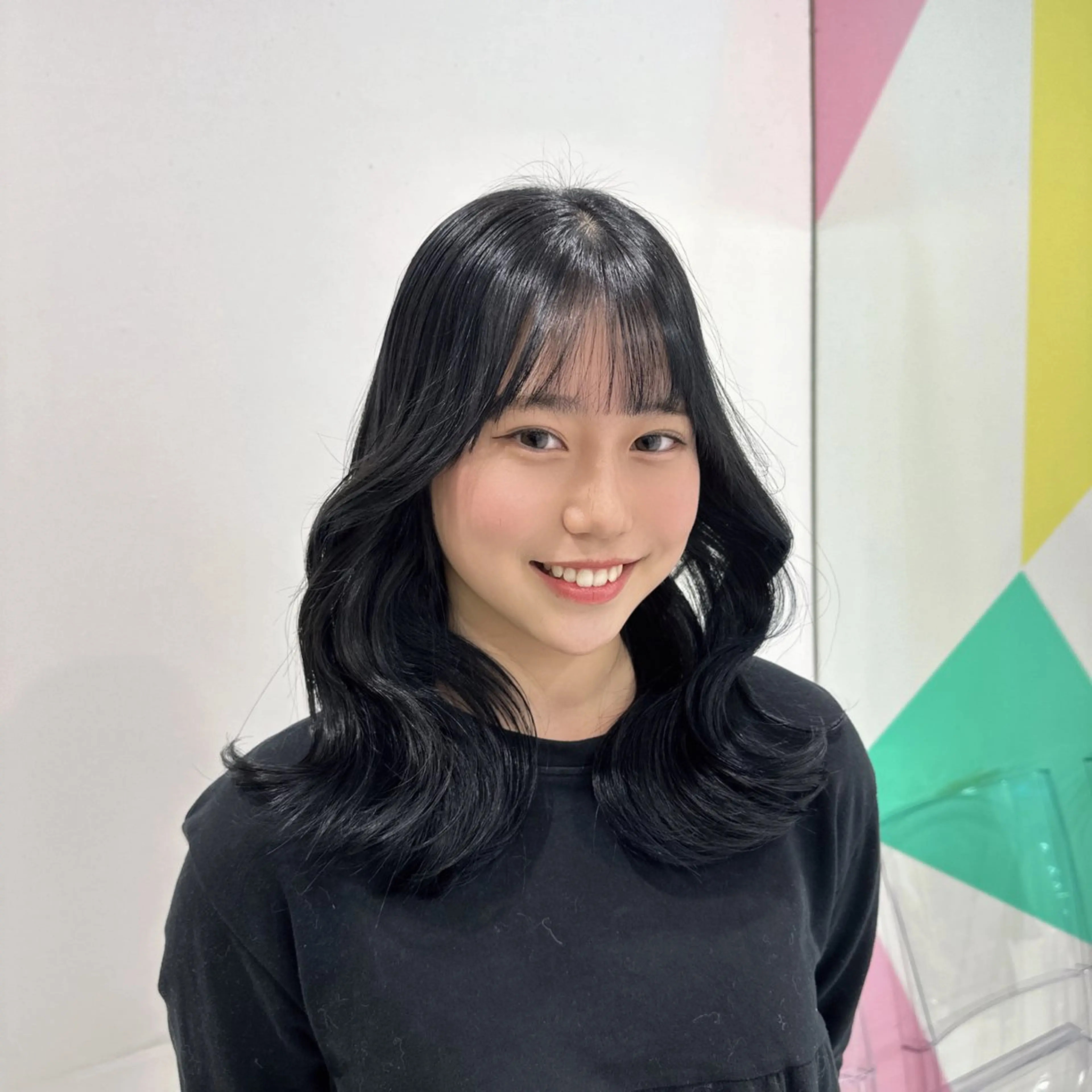ロング カラー ヘアアレンジ 🌈艶カラー/ 韓国風レイヤーカットのヘアスタイル