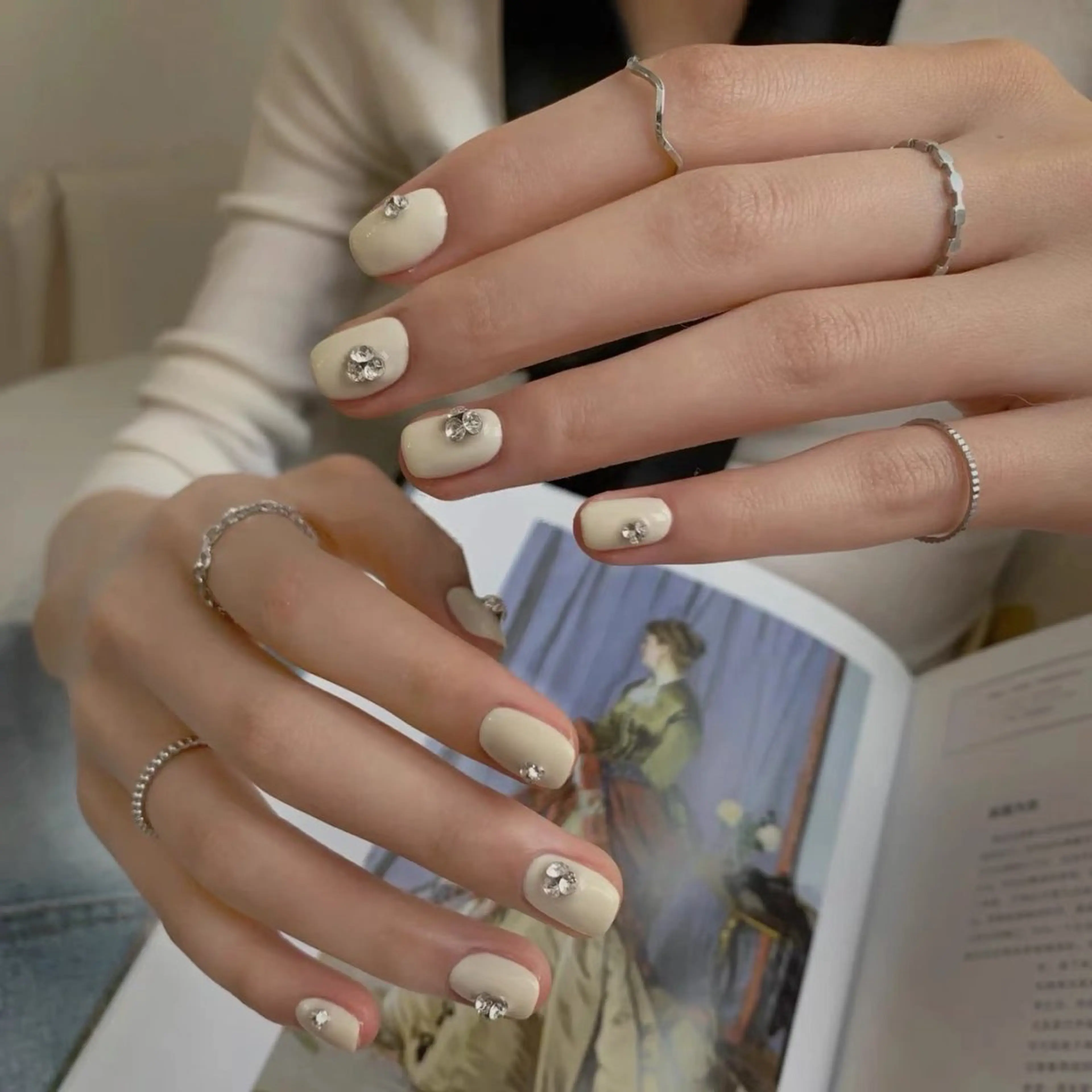 ネイル ストーンネイル ワンホンネイル ハンドネイル lumiereva nail salon所属・Lumiereva nail salonのネイルデザイン