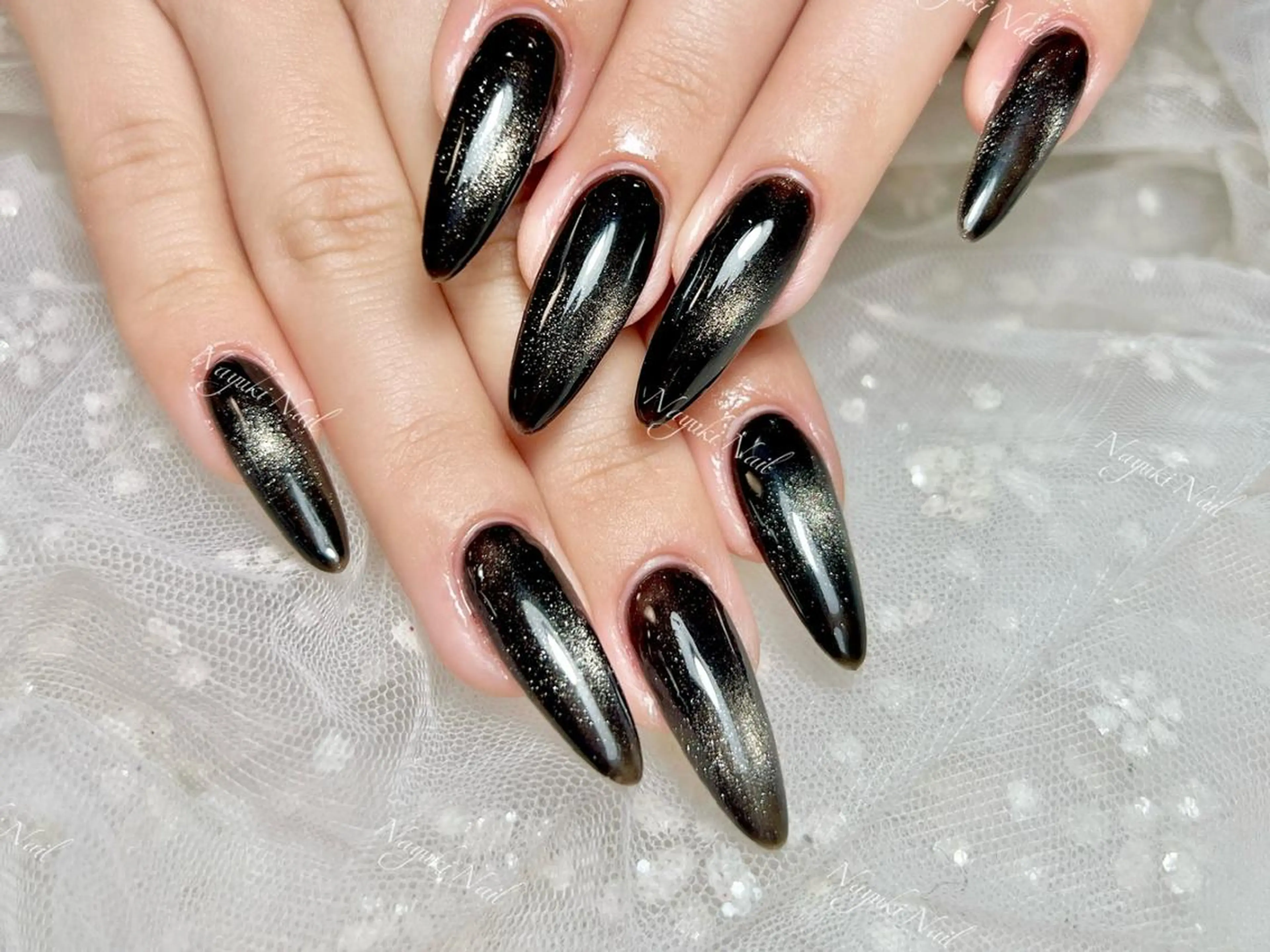 ネイル 🦋 Queenieのネイルデザイン