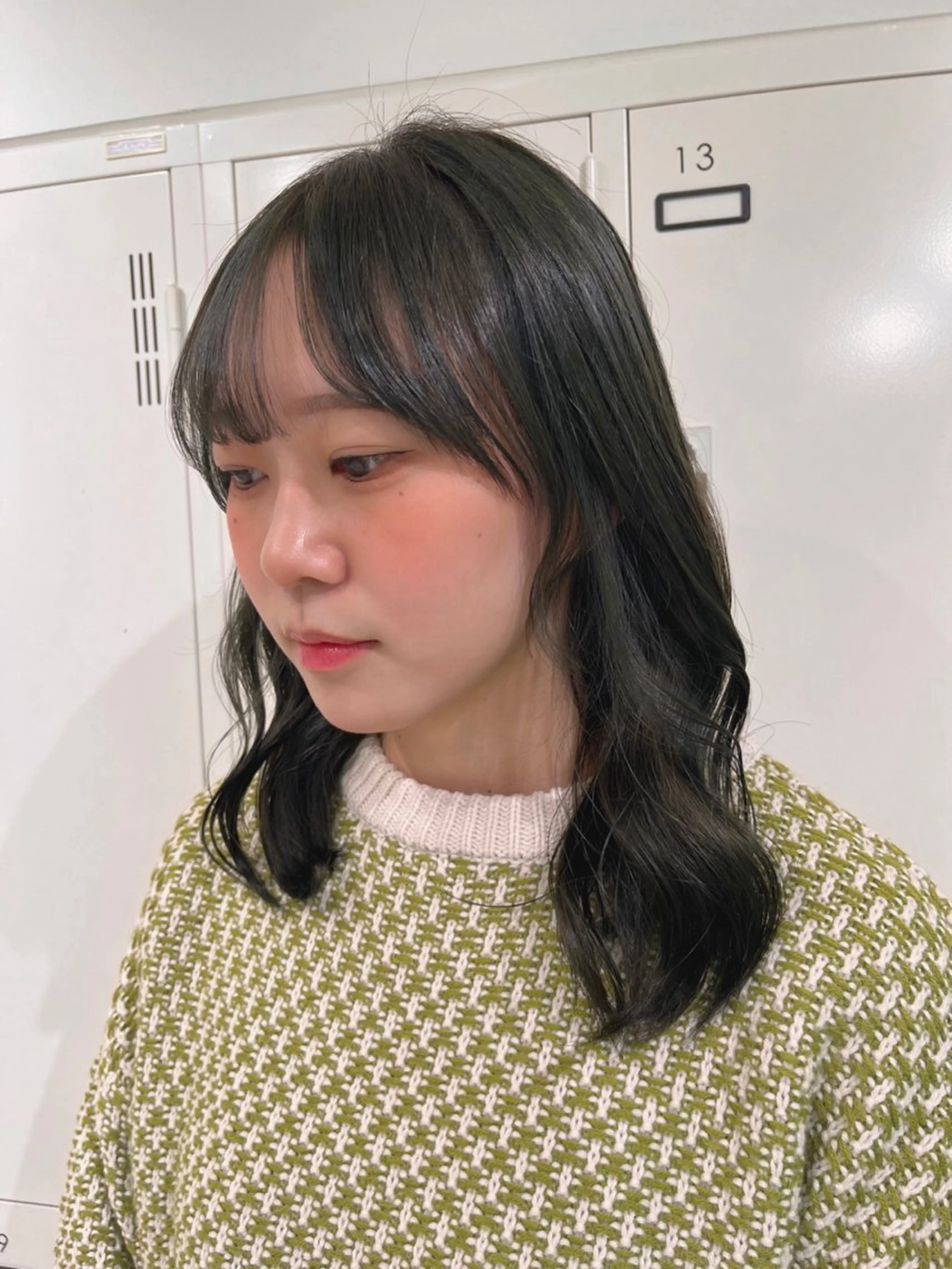 ミディアム カラー ブリーチ ダブルカラー グレージュ ブリーチなしカラー オリーブグレージュ カット ヘアカラー トリートメント メンズ縮毛矯正🦊ハ イトーン　RYOKAのヘアスタイル