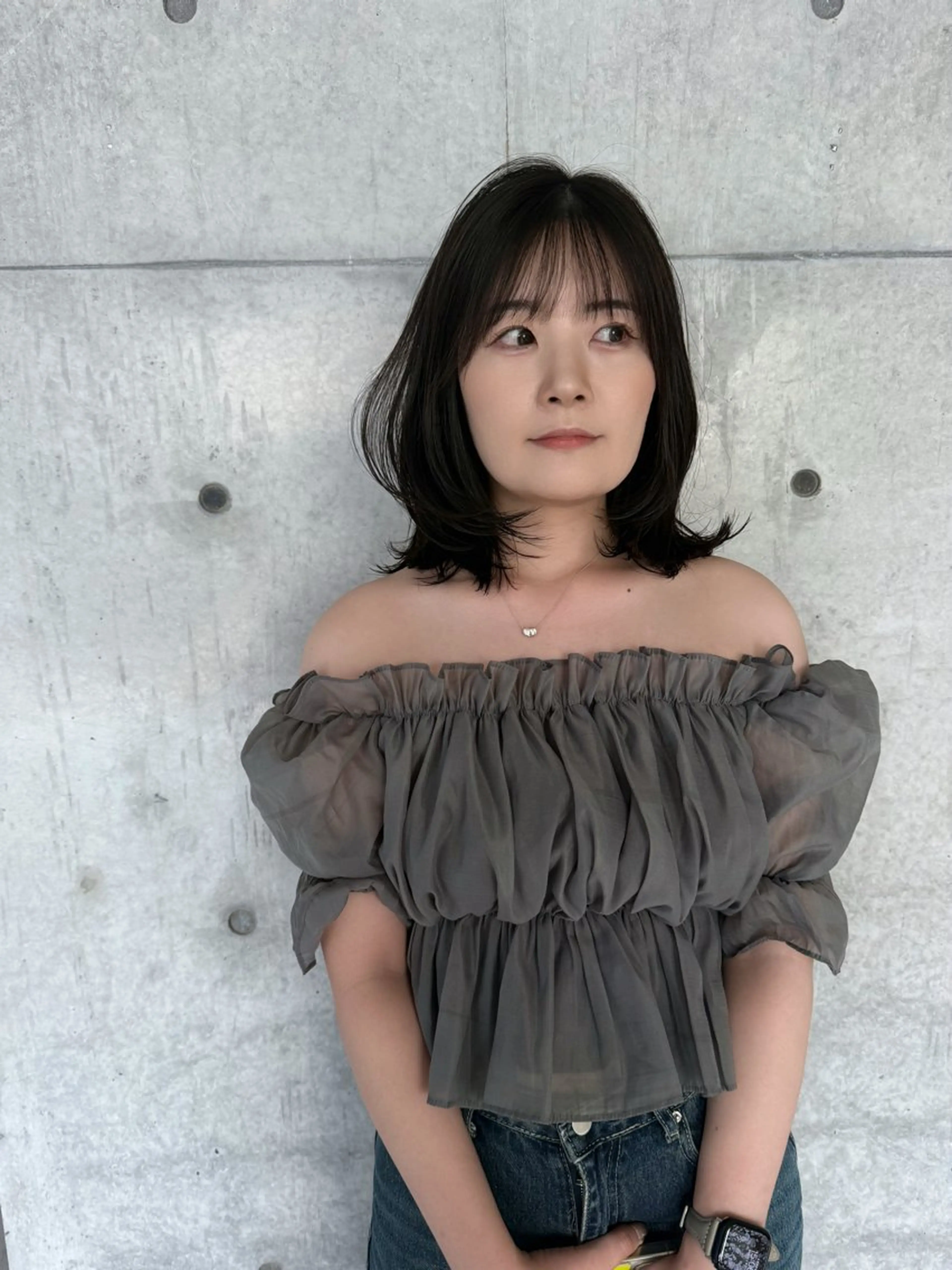 ミディアム カラー ミディアムレイヤー アッシュ ベージュカラー ブリーチ 透明感カラー カット ヘアカラー トリートメント 日本一丁寧なカット/ 小林輝🍀︎のヘアスタイル