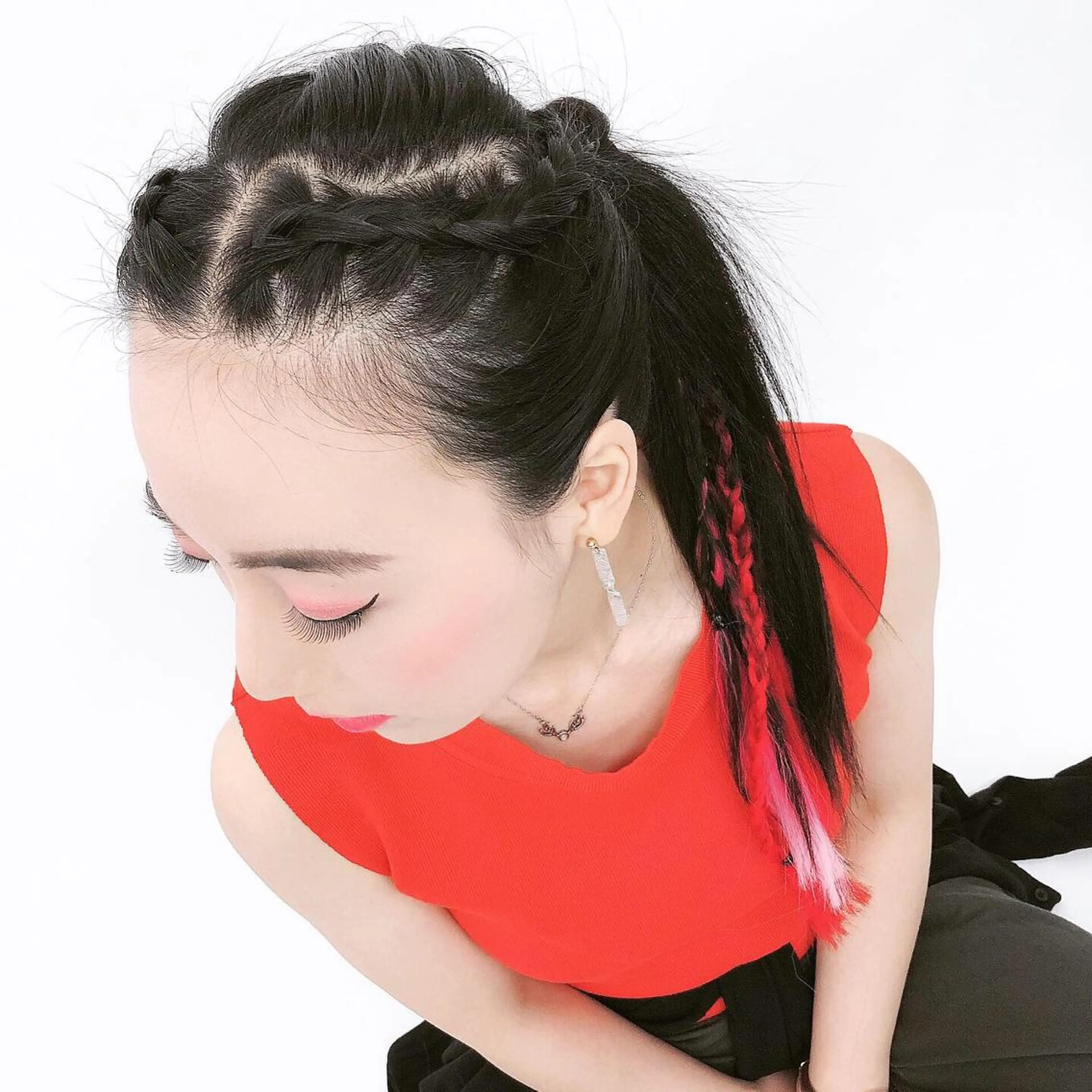 セミロング ヘアアレンジ ポニーテール 鈴木 沙羅のマツエク・マツパデザイン