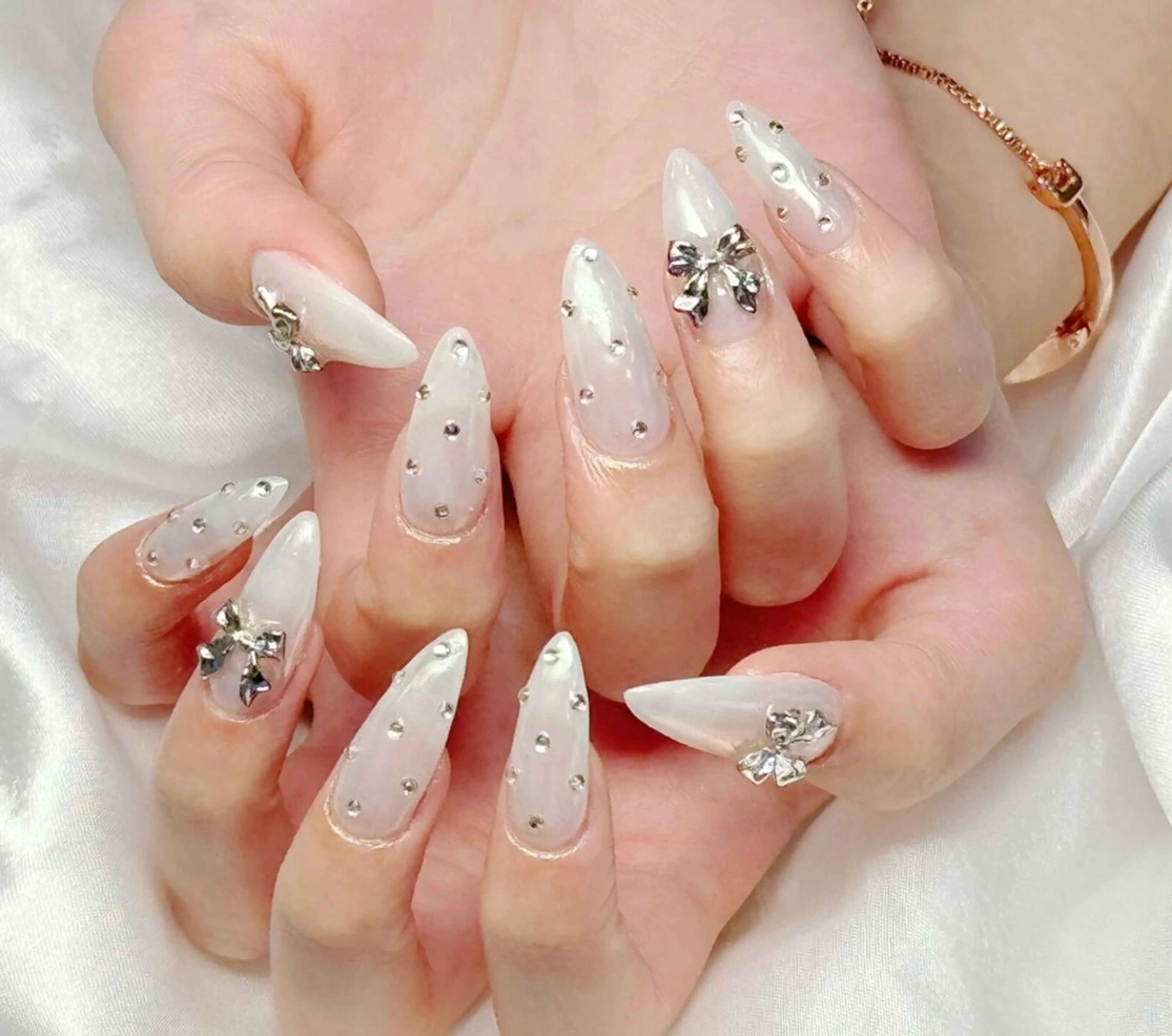 ネイル アートネイル フットネイル フレンチネイル ジェルネイル ガラスフレンチ ハンドネイル Mimo beau ty   salonのネイルデザイン