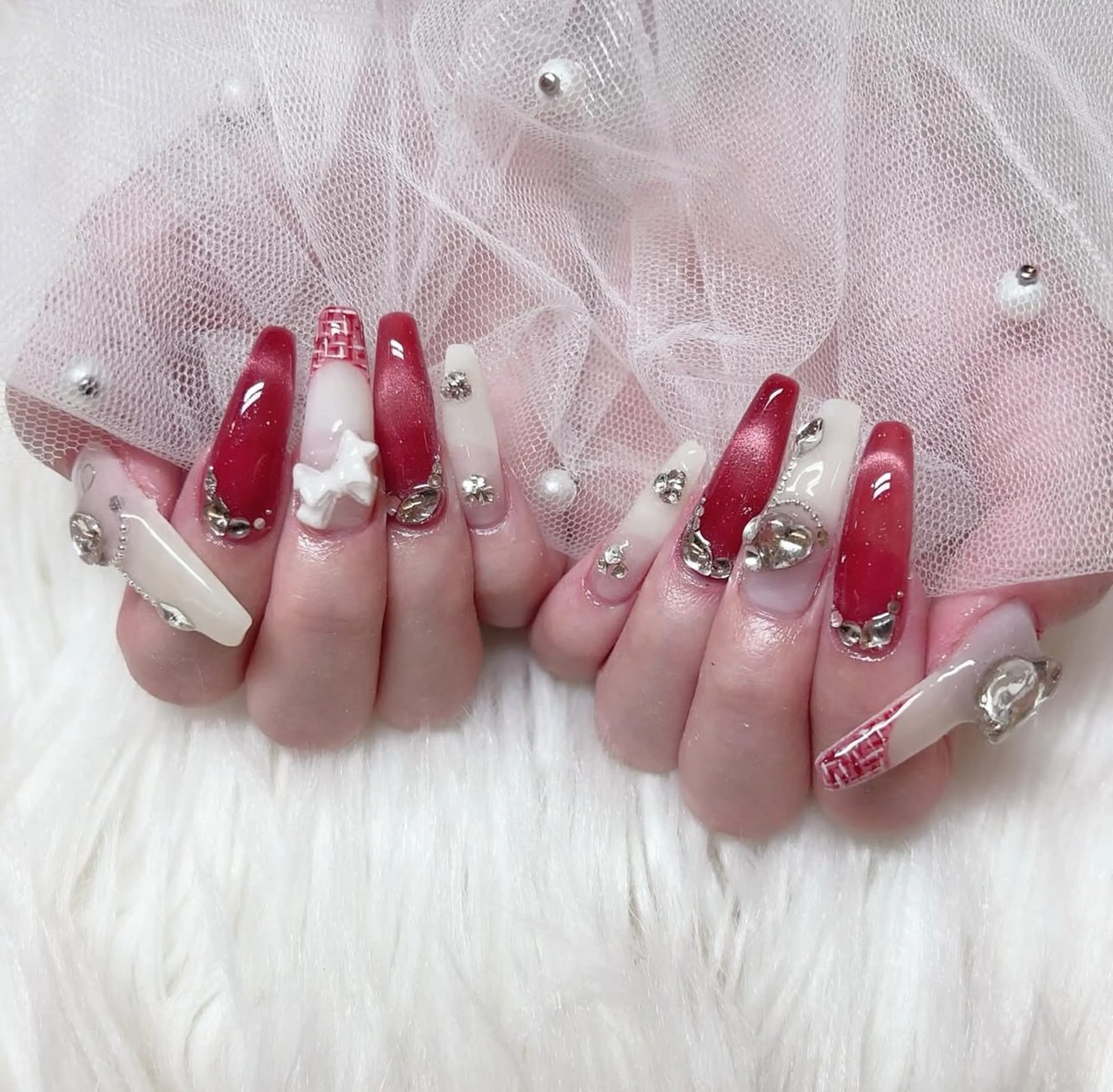 ネイル アートネイル グラデーション キラキラネイル ニュアンスネイル オフィスネイル ハンドネイル LilyLala Nailsalonのネイルデザイン